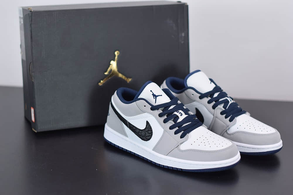 乔丹Air Jordan 1 Low AJ1低帮蓝蛇纹独立日板鞋纯原版本 货号：553558-103