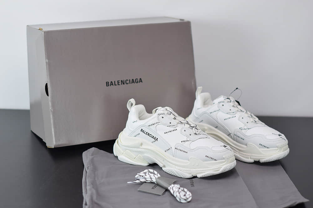 巴黎世家Balenciaga Triple S满印Logo串标老爹鞋