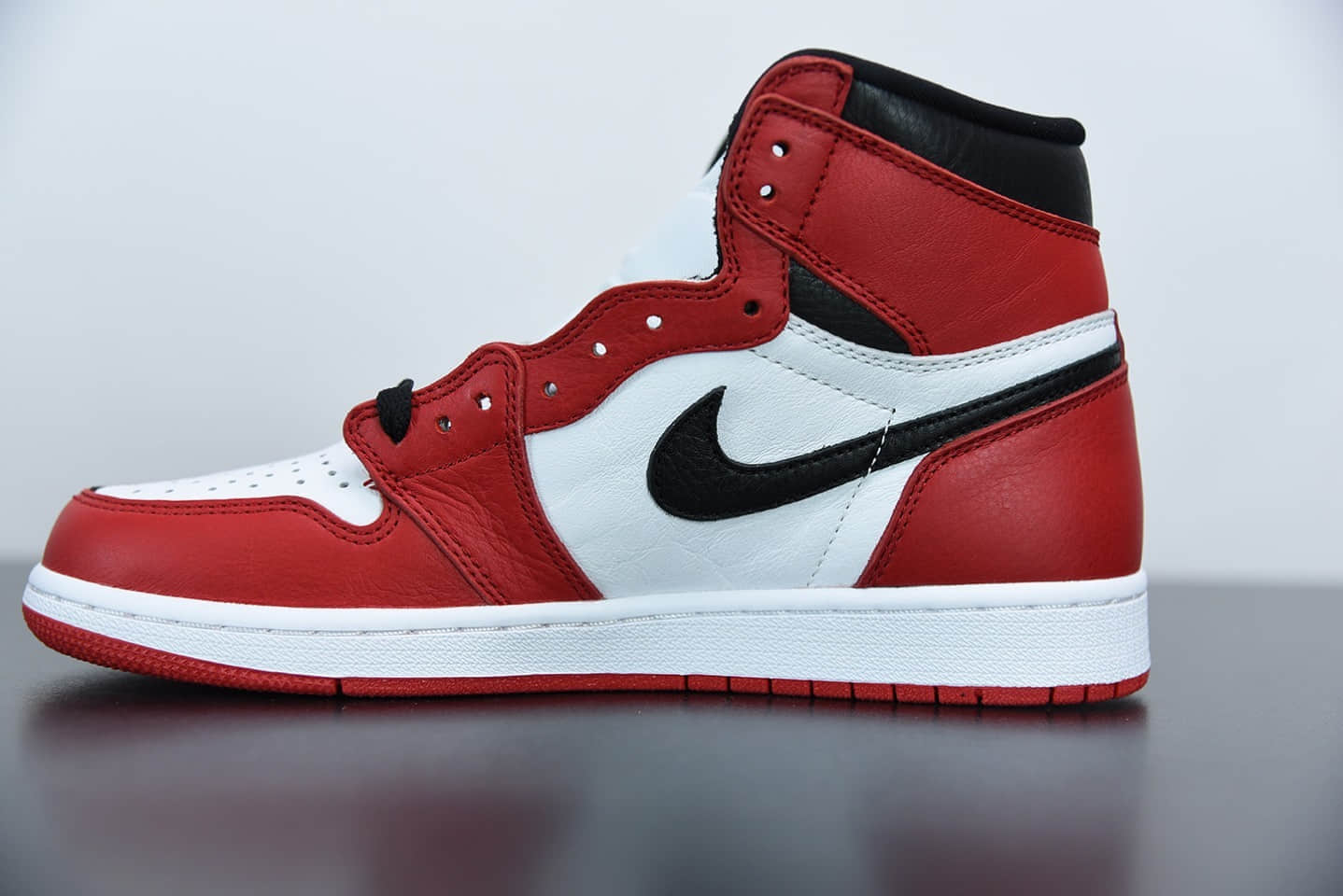 乔丹Air Jordan 1 “Homage To Home” 阴阳黑红鸳鸯小丑高帮板鞋纯原版本 货号：861428-061