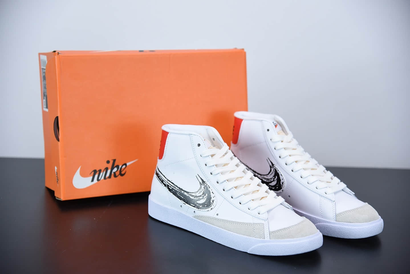 耐克Nike Blazer Mid VNTG ‘77开拓者涂鸦黑勾复古经典中帮百搭休闲运动板鞋纯原版本 货号：CW7580-110