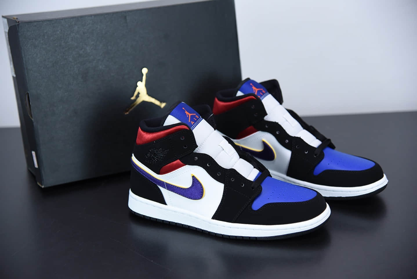 乔丹Air Jordan 1 Mid “What the”湖人红蓝中帮板鞋纯原版本 货号：852542-005