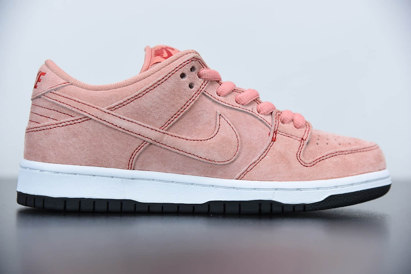 耐克Nike SB Dunk Low “Pink”麂皮粉红低帮板鞋纯原版本 货号：CV1655-600