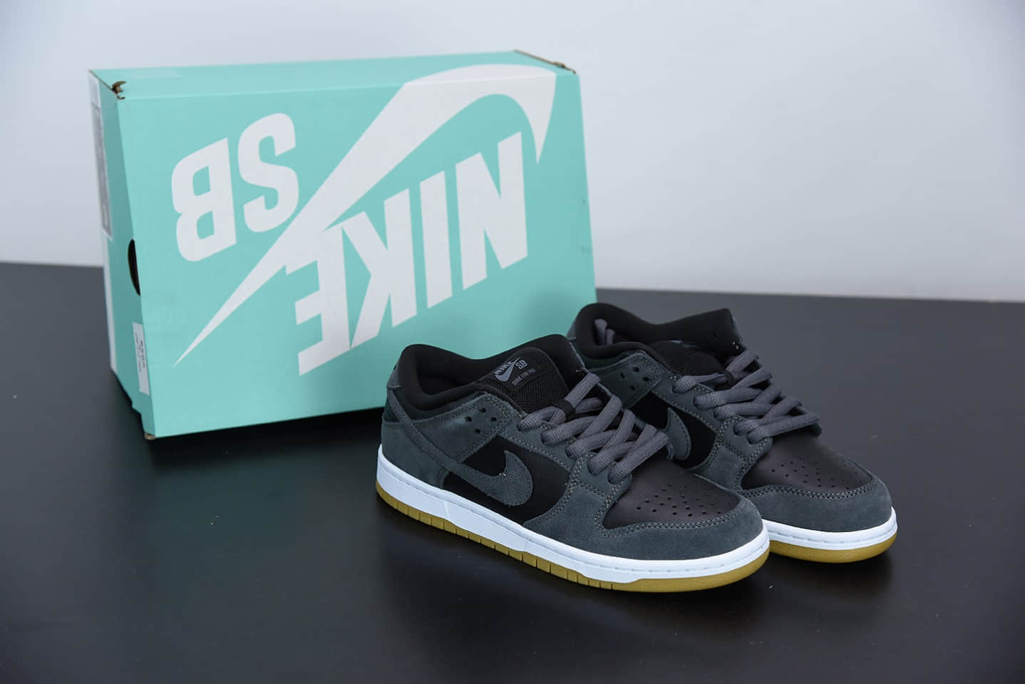 耐克Nike SB Dunk Low TRD “Dark Grey”雾霾灰扣篮系列低帮经典百搭休闲运动鞋纯原版本 货号：AR0778-001