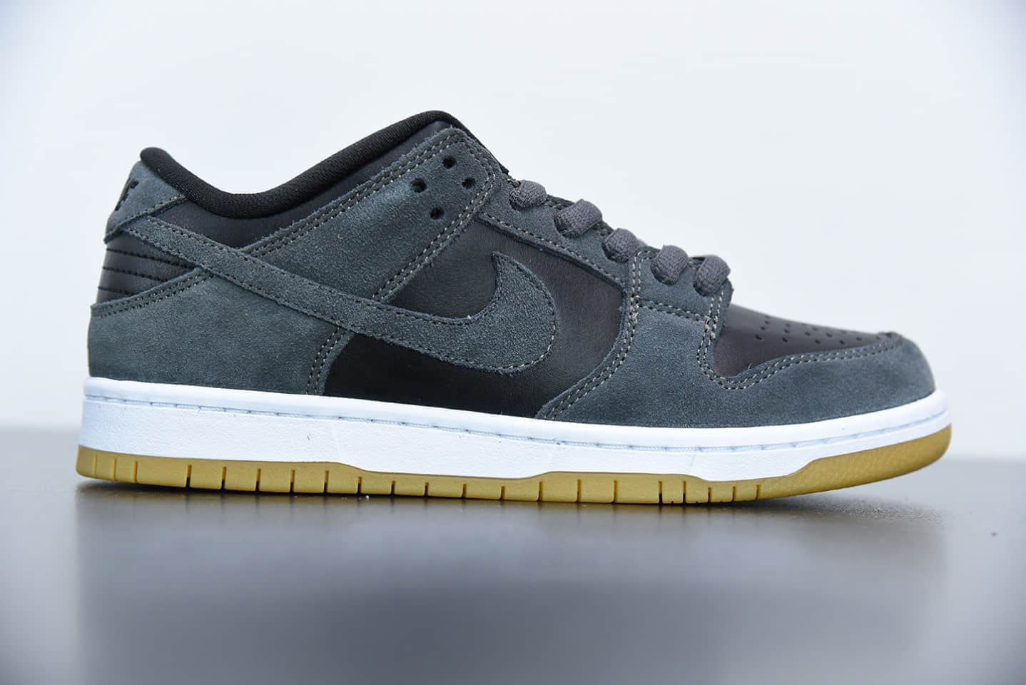 耐克Nike SB Dunk Low TRD “Dark Grey”雾霾灰扣篮系列低帮经典百搭休闲运动鞋纯原版本 货号：AR0778-001