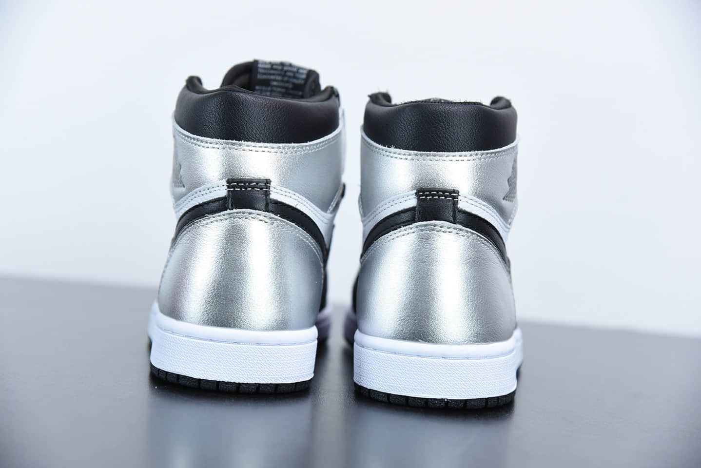 乔丹AirJordan 1 Retro Metallic Silver 黑银配色高帮运动板鞋纯原版本 货号：CD0461-001