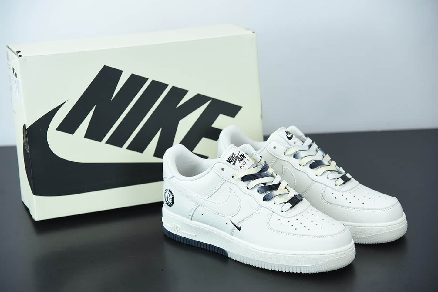 耐克 Nike Air Force 1 Low '07 “米黑白”布鲁克林篮网城市限定低帮空军一号休闲板鞋纯原版本 货号：CT1989-107