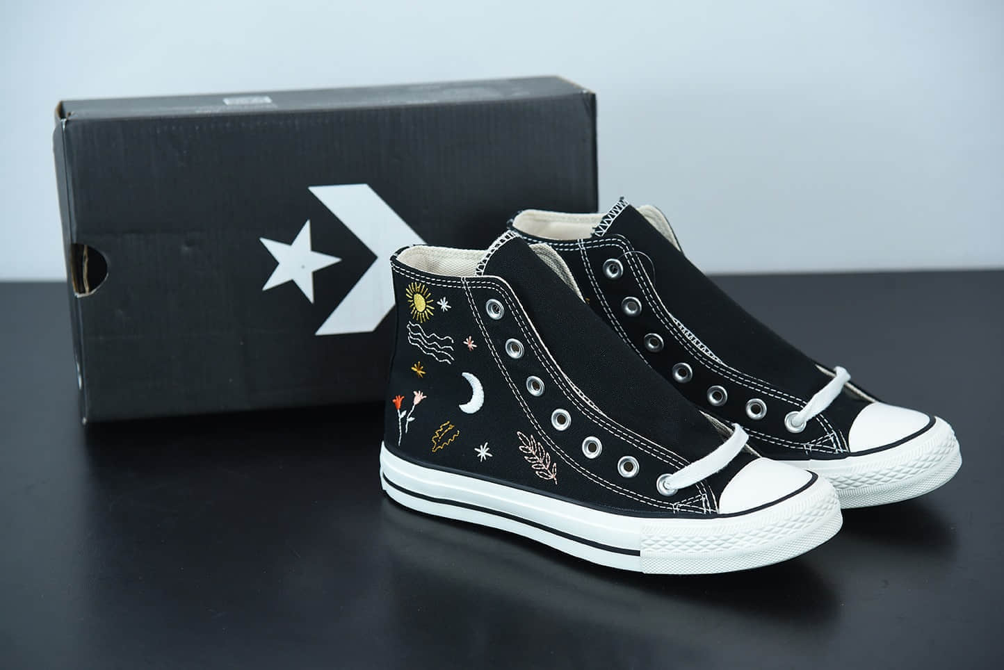 匡威Converse Chuck Taylor All Star 梦幻之履高帮休闲板鞋纯原版本 货号： 571081C