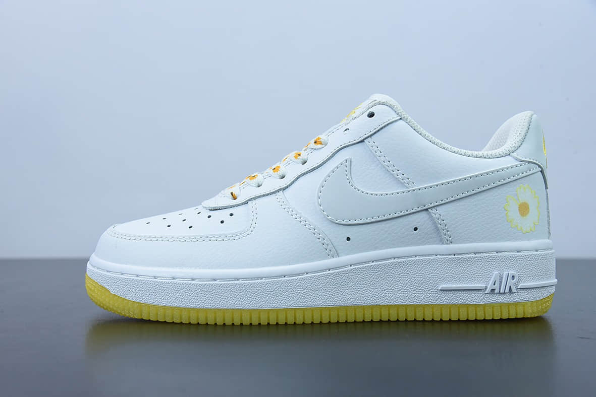 耐克Nike Air Force 1 Low 07 小雏菊星星魔术贴空军一号低帮休闲板鞋纯原版本 货号：CR6566-098