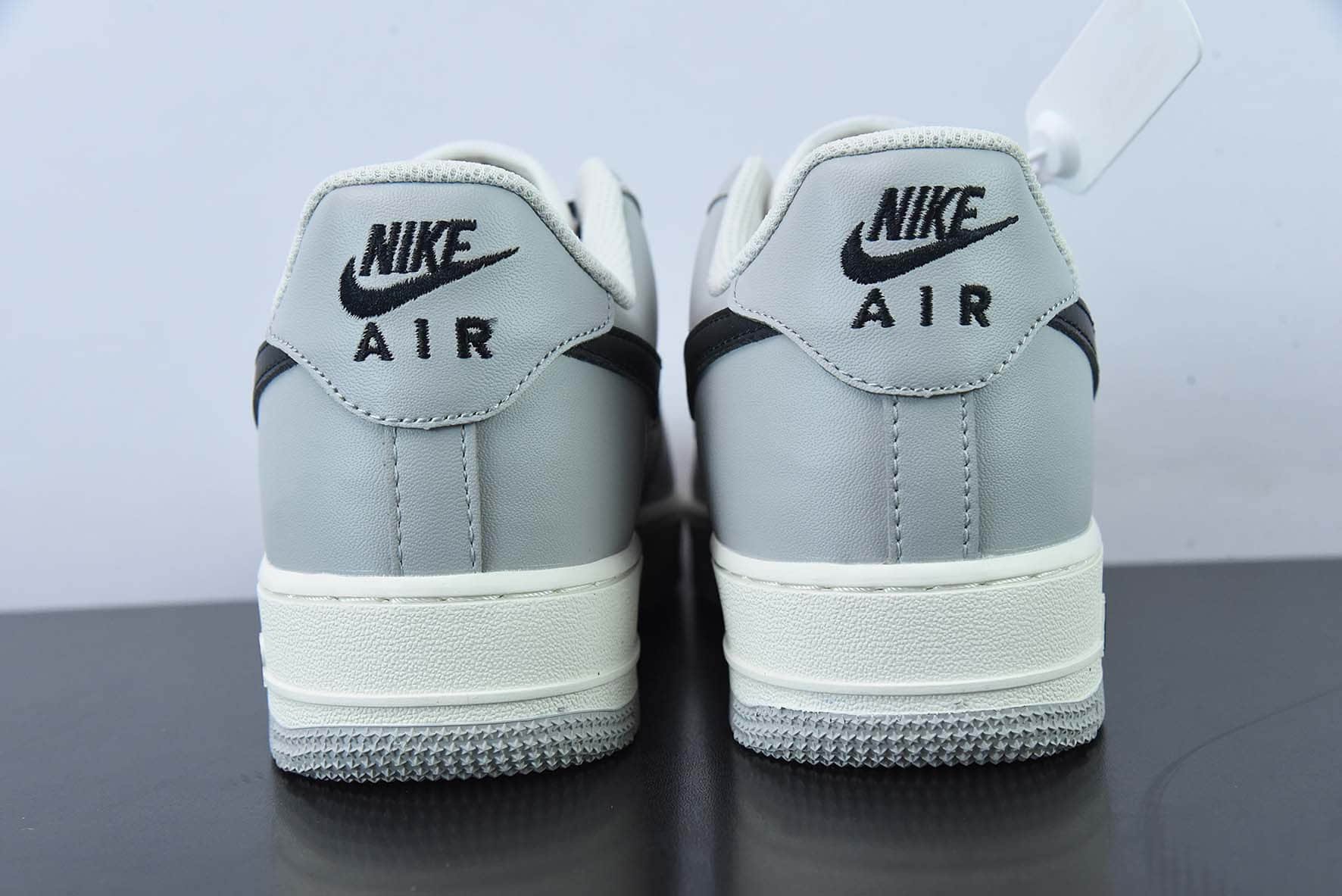 耐克Nike Air Force 1'07 Low Soot 新烟灰色空军一号低帮休闲板鞋纯原版本 货号：DO7417-991