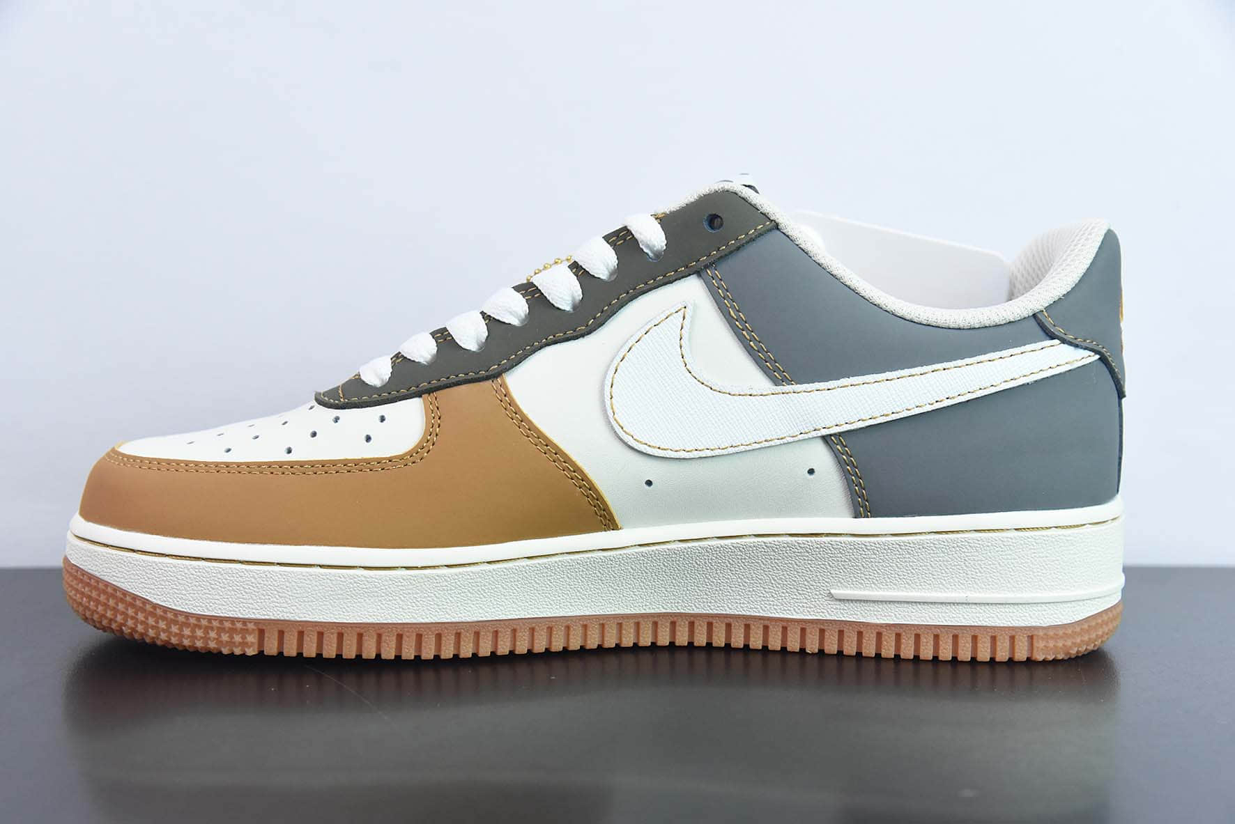 耐克Nike Air Force 1 Low '07 苍棕绿小勾空军一号低帮休闲板鞋纯原版本 货号：DB3301-011 