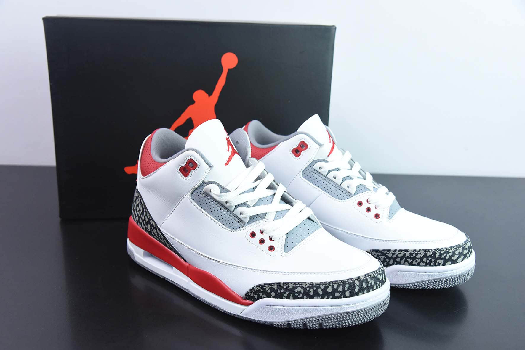 乔丹Air Jordan AJ3 白红爆裂纹男子文化篮球鞋纯原版本 货号：DA3707-160