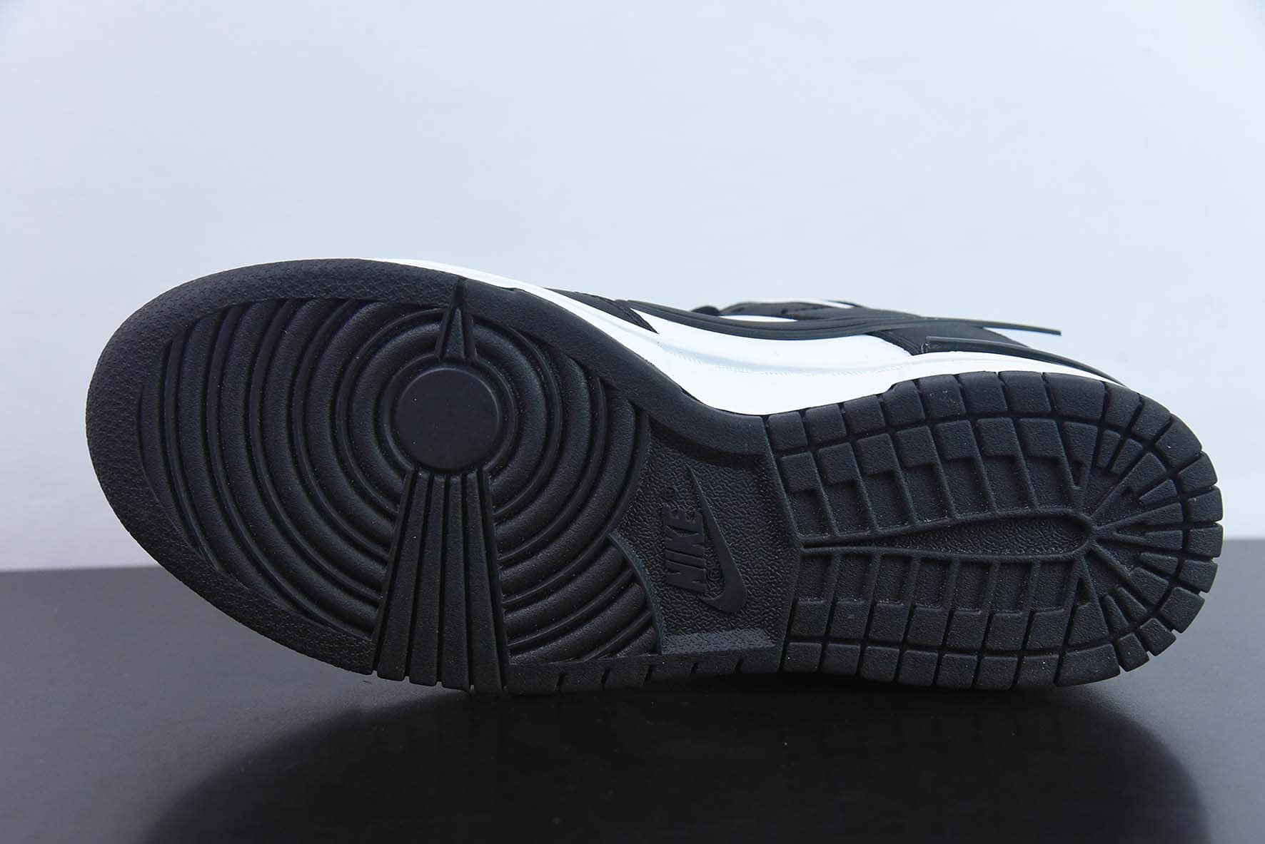 耐克Nike Dunk Low Twist Panda 变异黑白熊猫SB低帮休闲滑板鞋纯原版本 货号：DZ2794-001 