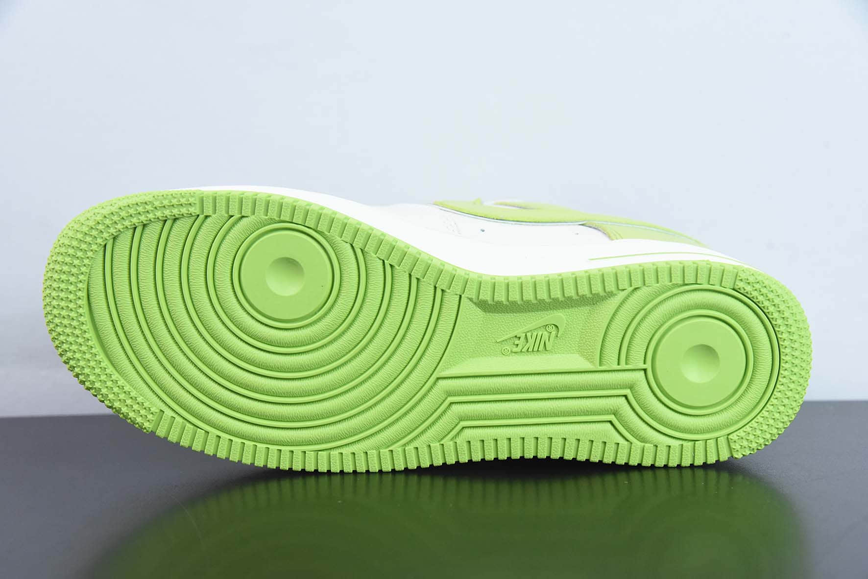 耐克Nike Air Force 1 白绿空军一号低帮休闲运动板鞋纯原版本 货号：IO5636-222