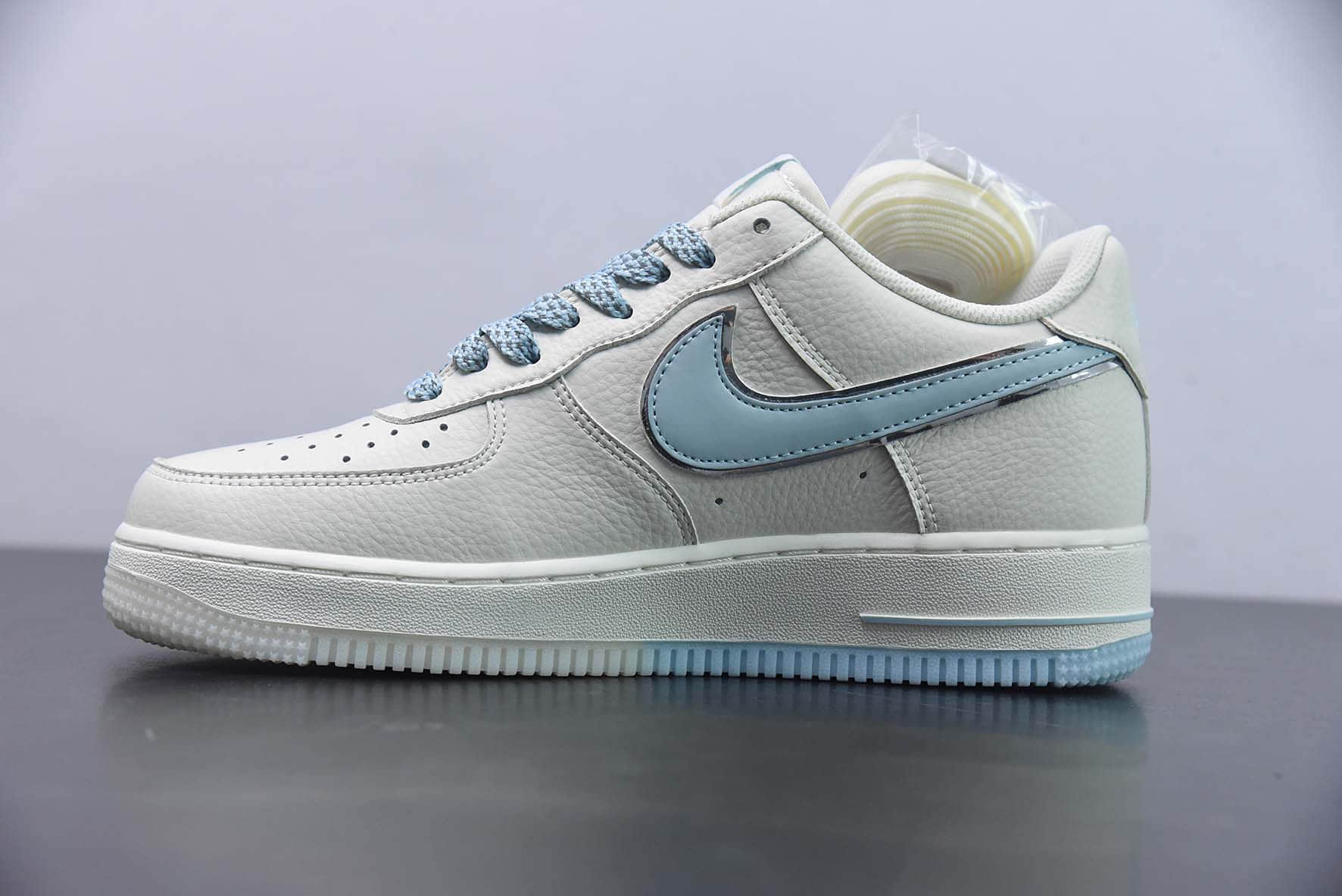 耐克Nike Air Force 1 Low '07 天蓝小勾满天星低帮空军一号休闲板鞋纯原版本 货号：JJ0253-008