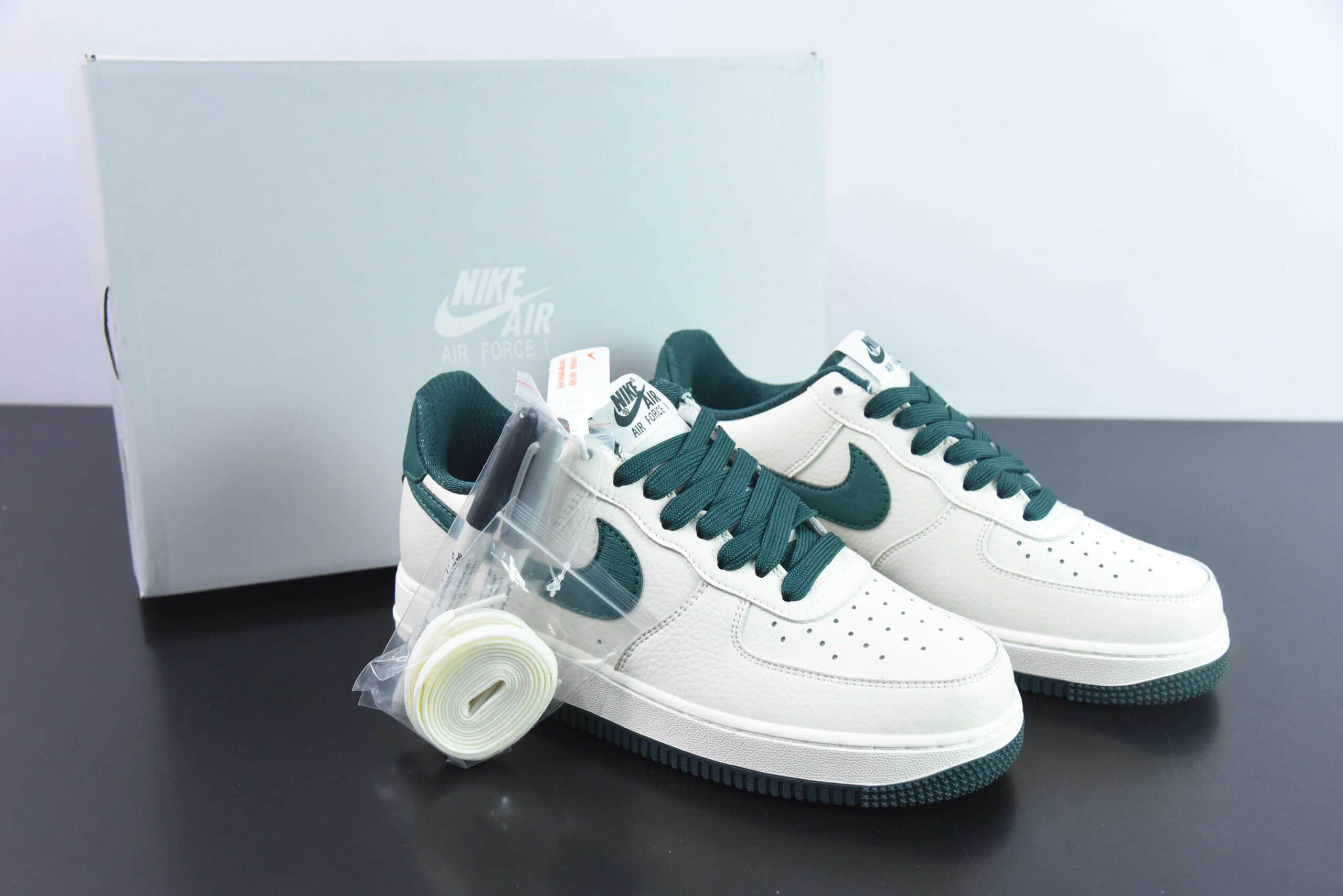 耐克Nike By You Air Force 1'07 Low Retro SP 皮革米白深绿木纹钩子空军一号系列低帮经典百搭休闲运动板鞋纯原版本 货号：PO3699-807