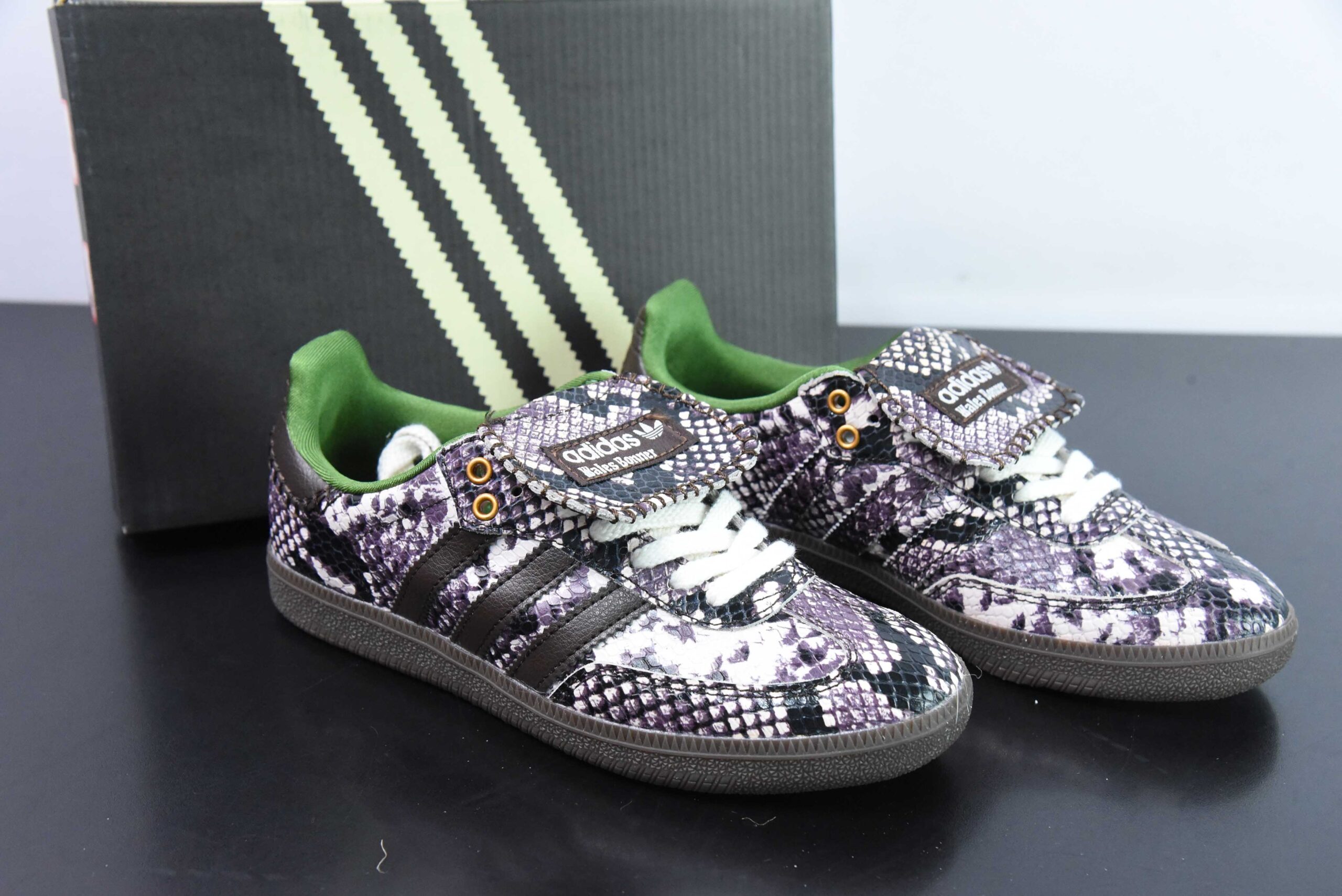 阿迪达斯Adidas Wales Bonner x AD Originals Samba 黑绿紫蛇纹联名款圆头三叶草桑巴德训鞋纯原版本 货号：IH3262