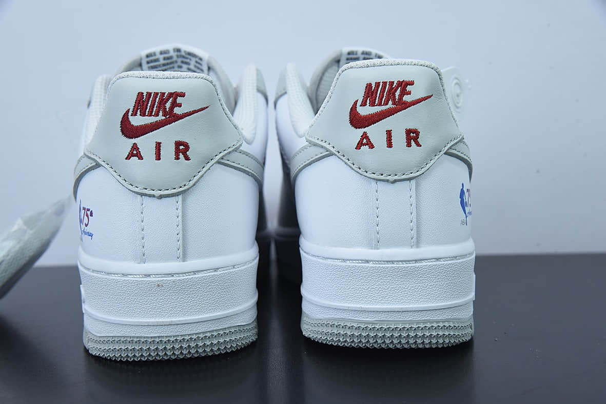 耐克Nike Air Force 1 NBA75周年纪念款灰白空军一号低帮休闲板鞋纯原版本 货号：AA6902-201