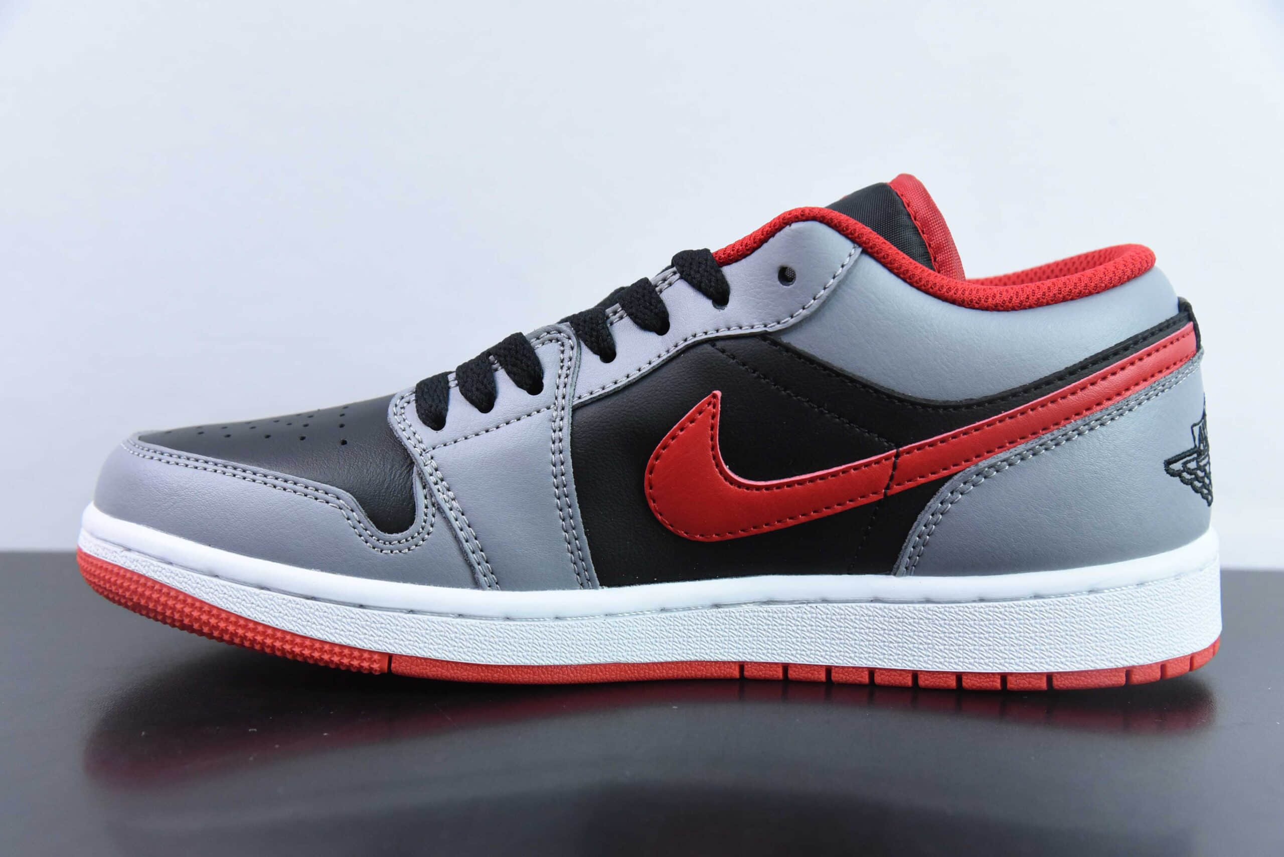 乔丹Air Jordan 1 Low AJ1黑灰红脚趾低帮休闲板鞋纯原版本 货号：553558-060