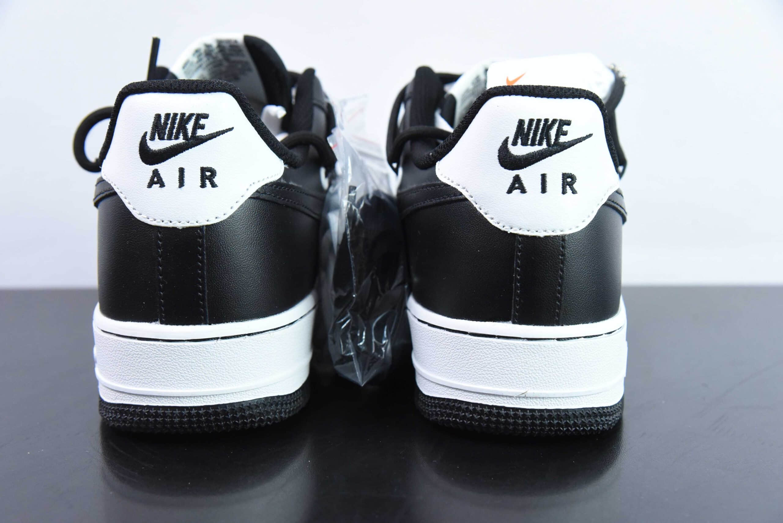 耐克Nike Air Force 1 Low黑白熊猫绑带空军一号低帮休闲板鞋纯原版本 货号：CV1724-108