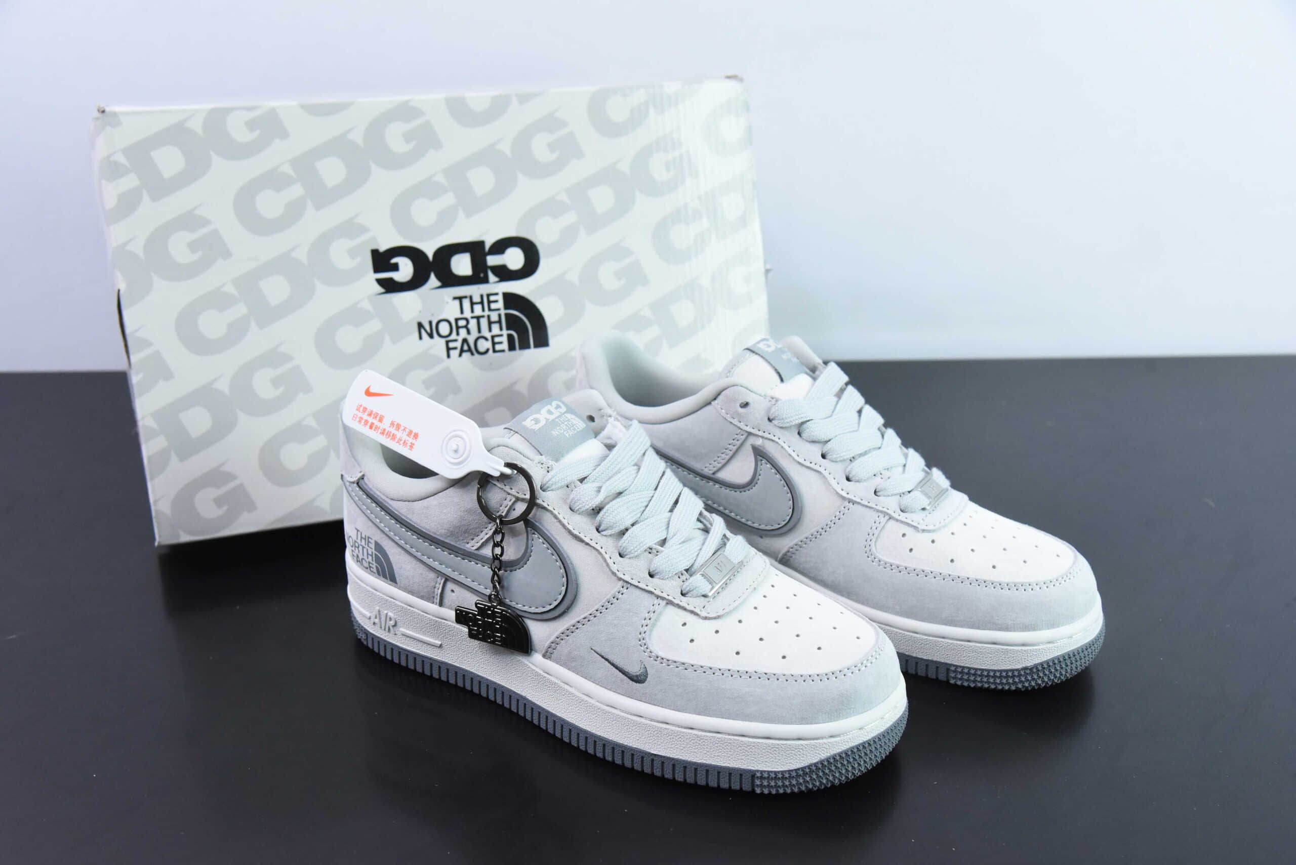 耐克Nike Air Force 1'07 Low 北面CDG联名米浅灰猪八空军一号低帮休闲板鞋纯原版本 货号：HD1968-016