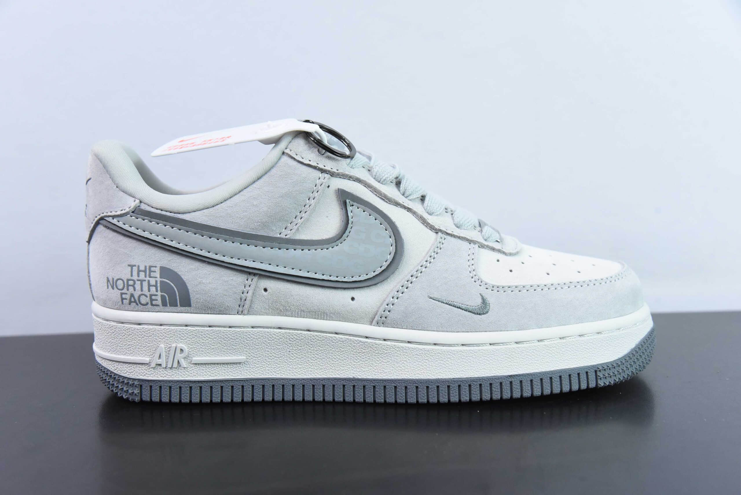 耐克Nike Air Force 1'07 Low 北面CDG联名米浅灰猪八空军一号低帮休闲板鞋纯原版本 货号：HD1968-016