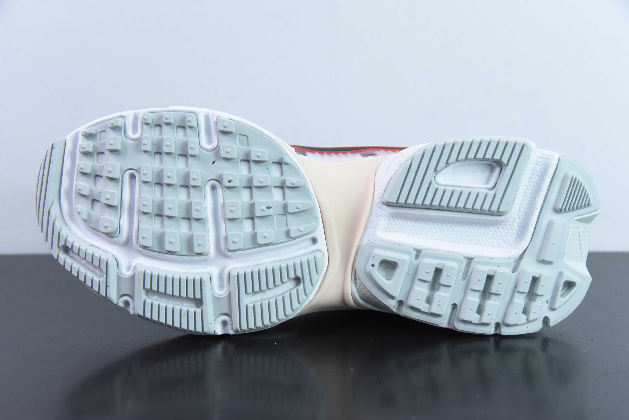 耐克Nike V2K Runtekk Run灰银粉减震防滑复古低帮跑步鞋纯原版本 货号：HF9997-100