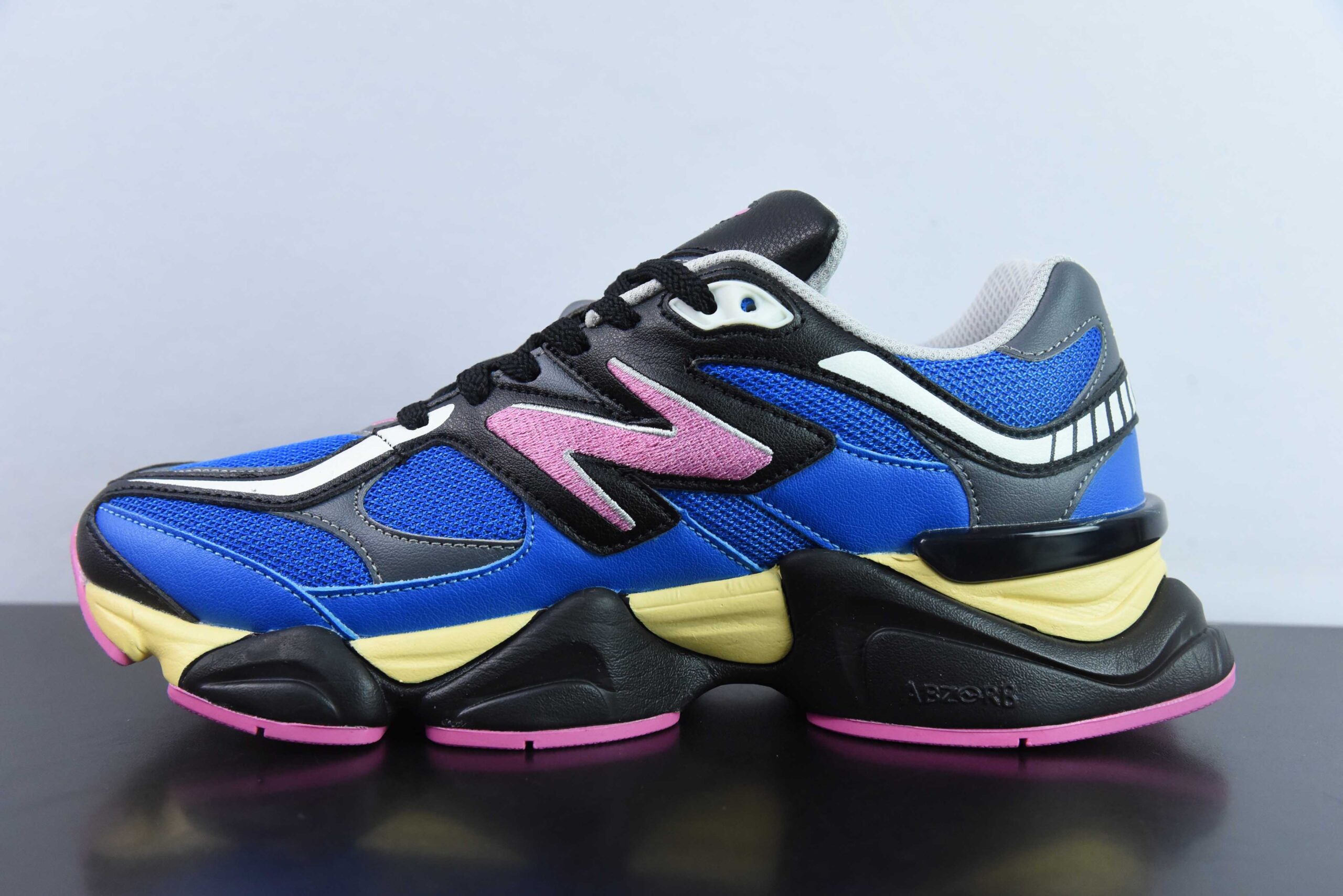 新百伦New Balance NB9060 龙年限定黑蓝粉色联名款复古休闲运动慢跑鞋纯原版本 货号：U9060BPO
