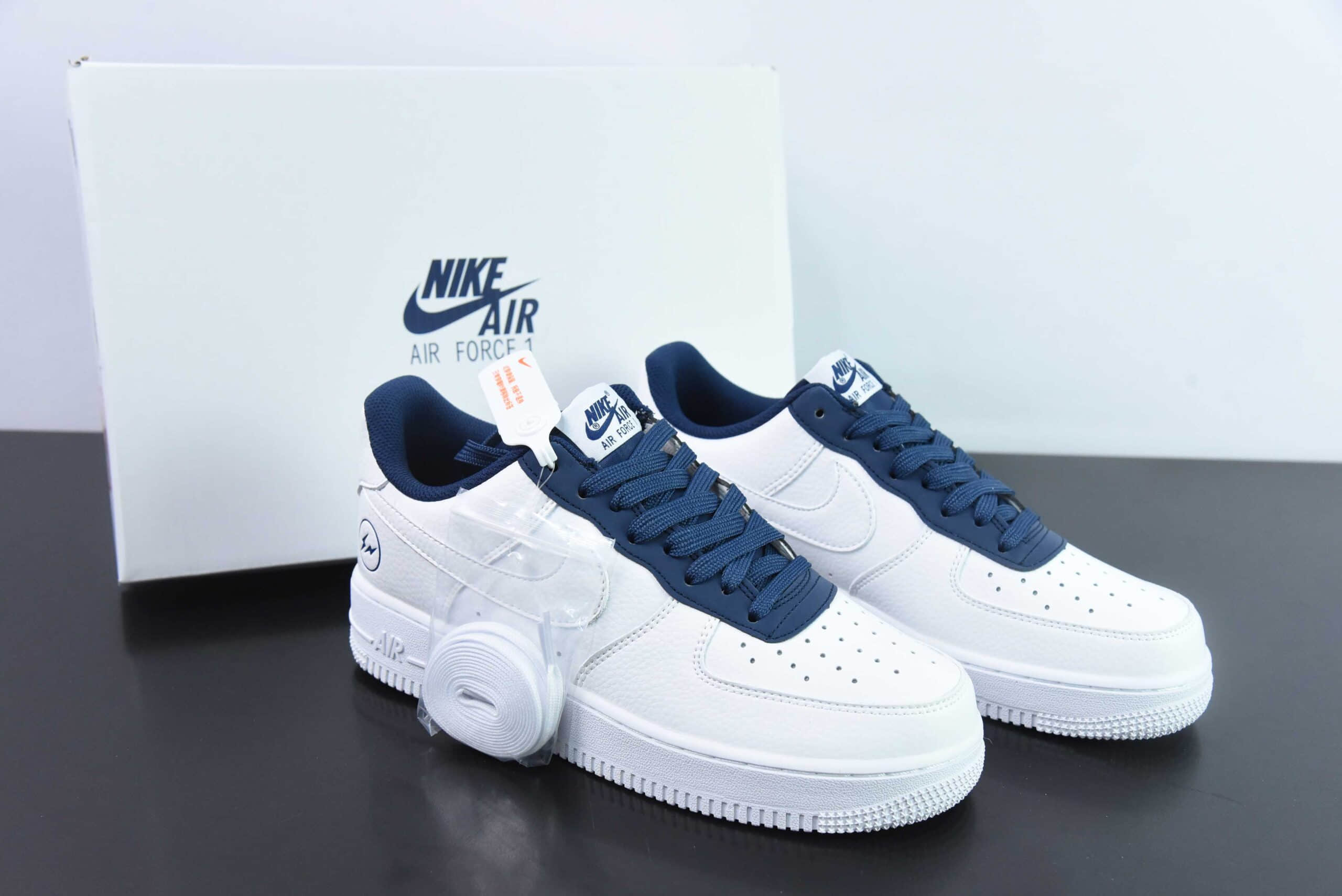 耐克Nike Fragment design x Nike Air Force 1 Low 闪电藤原浩联名白深蓝经典空军一号低帮休闲板鞋纯原版本 货号：TT0801-606