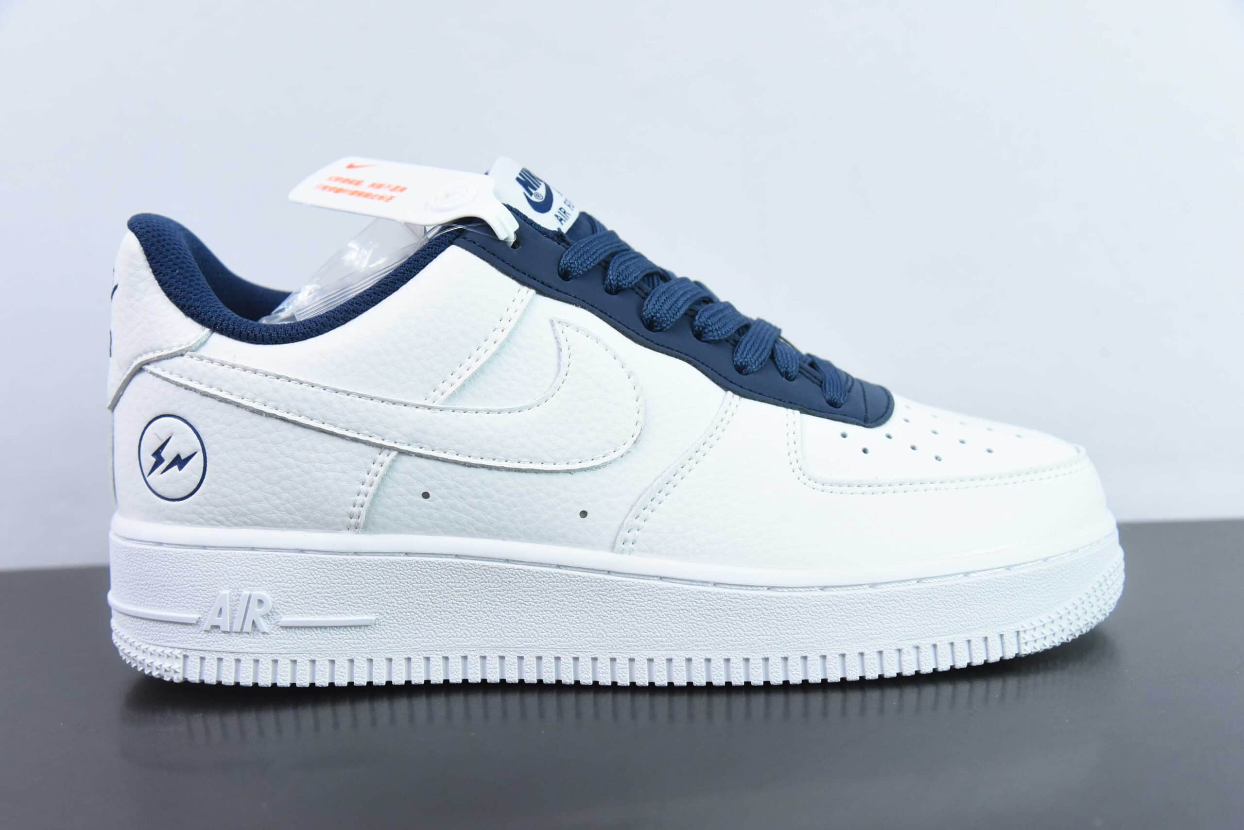 耐克Nike Fragment design x Nike Air Force 1 Low 闪电藤原浩联名白深蓝经典空军一号低帮休闲板鞋纯原版本 货号：TT0801-606