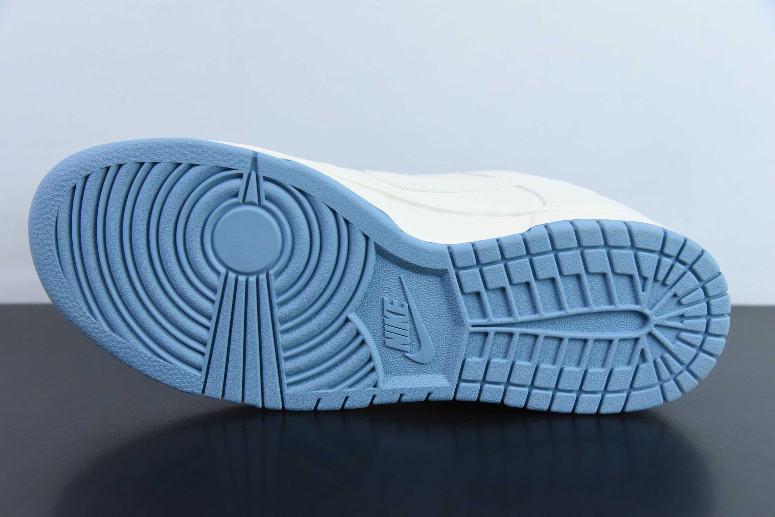 耐克 Nike SB Dunk Low LV联名米白蓝SB低帮休闲滑板鞋纯原版本 货号：XX2025-308