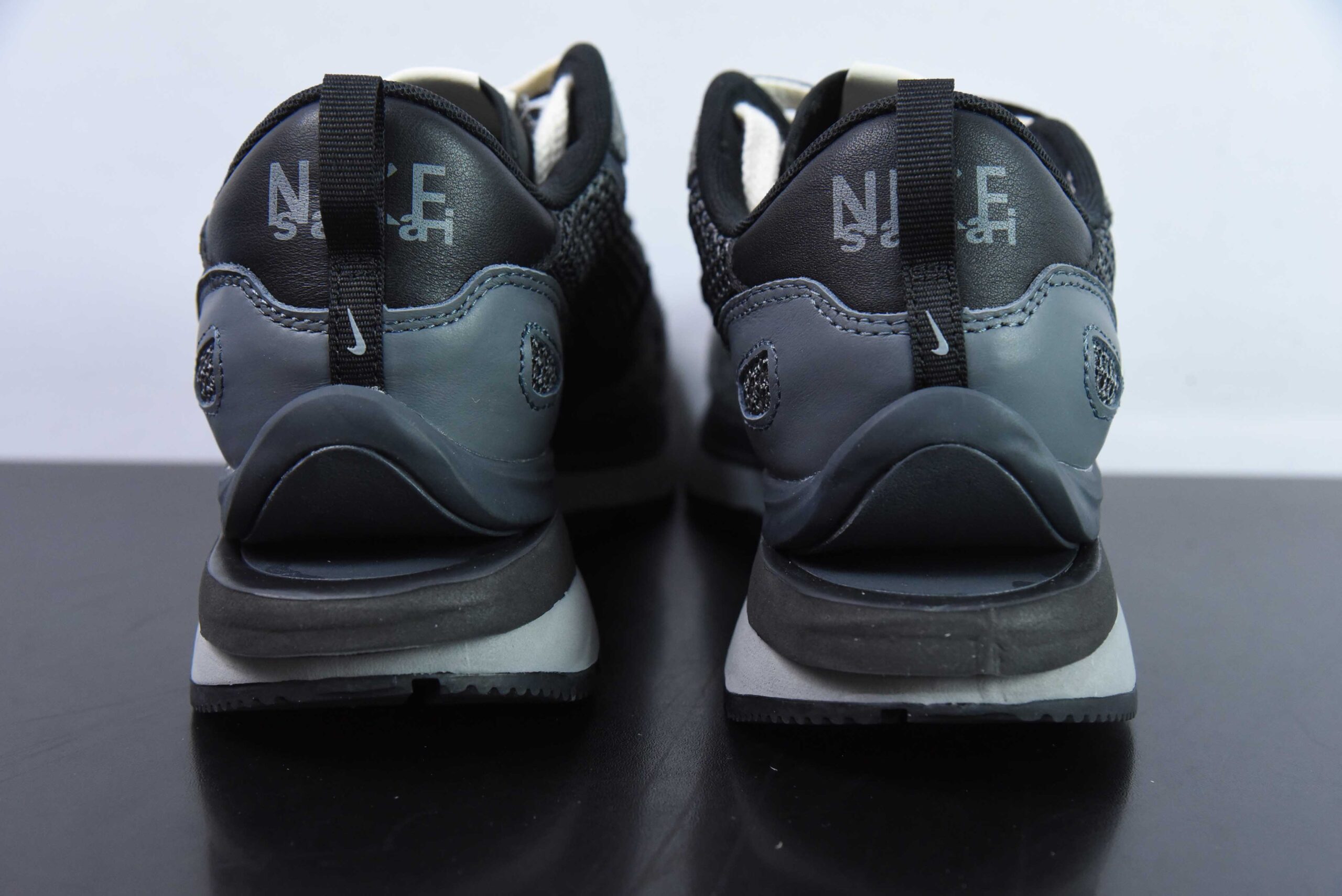 耐克Nike Sacai x NIKE VAPORWAFFLE 华夫3.0黑蓝联名解构走秀款跑步鞋纯原版本 货号：CV1363-103