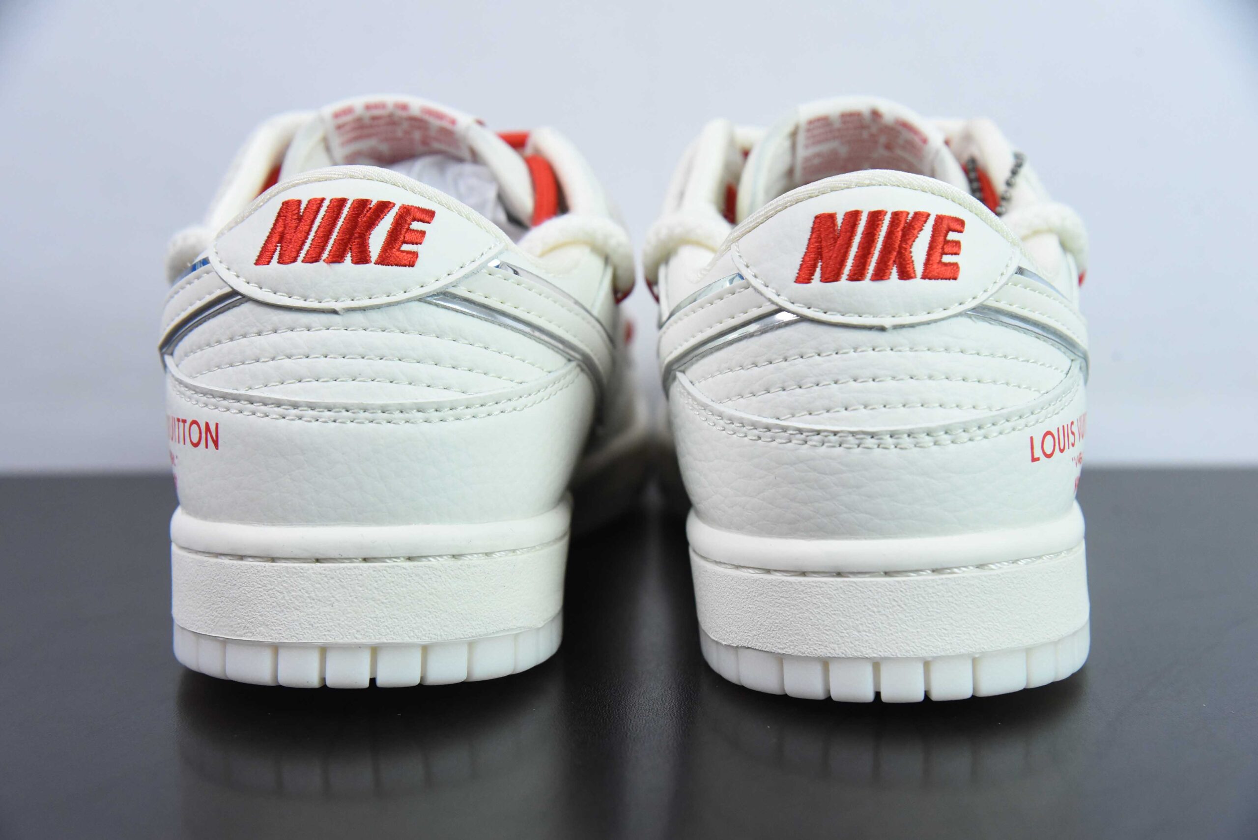 耐克Nike SB Dunk Low LV联名米白白勾三花周年高端定制低帮休闲板鞋纯原版本 货号：SJ2068-242 