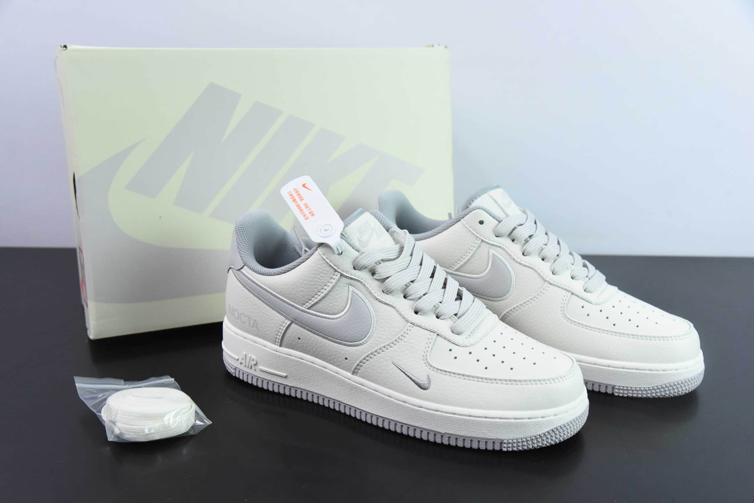 耐克Nike Nocta x Nk Air Force 1'07 Low 联名款米灰空军一号低帮休闲板鞋纯原版本 货号：NO0224-021