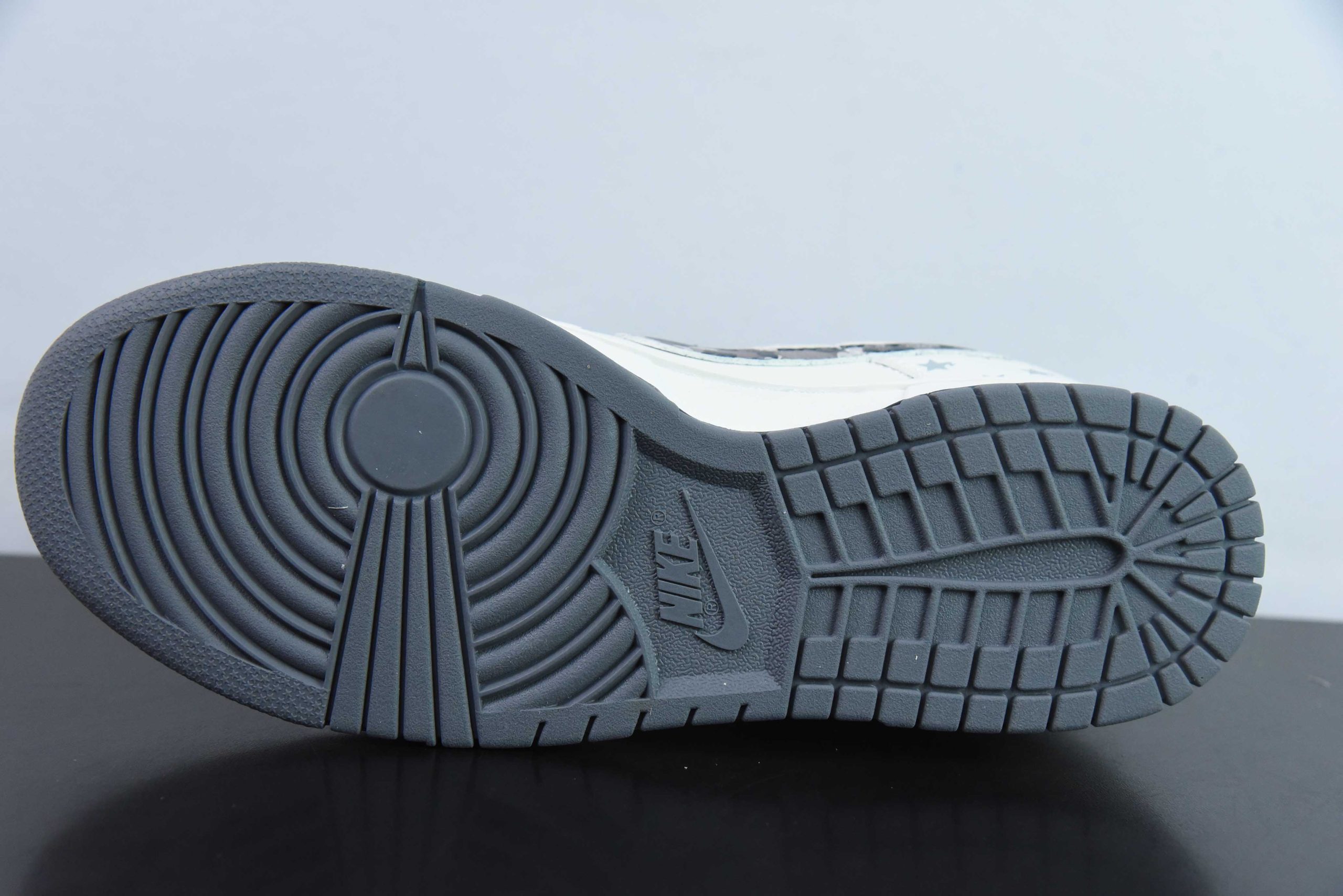 耐克Nike SB Dunk Low BAPE联名米灰迷彩勾周年高端定制SB低帮休闲板鞋纯原版本 货号：DQ1098-351