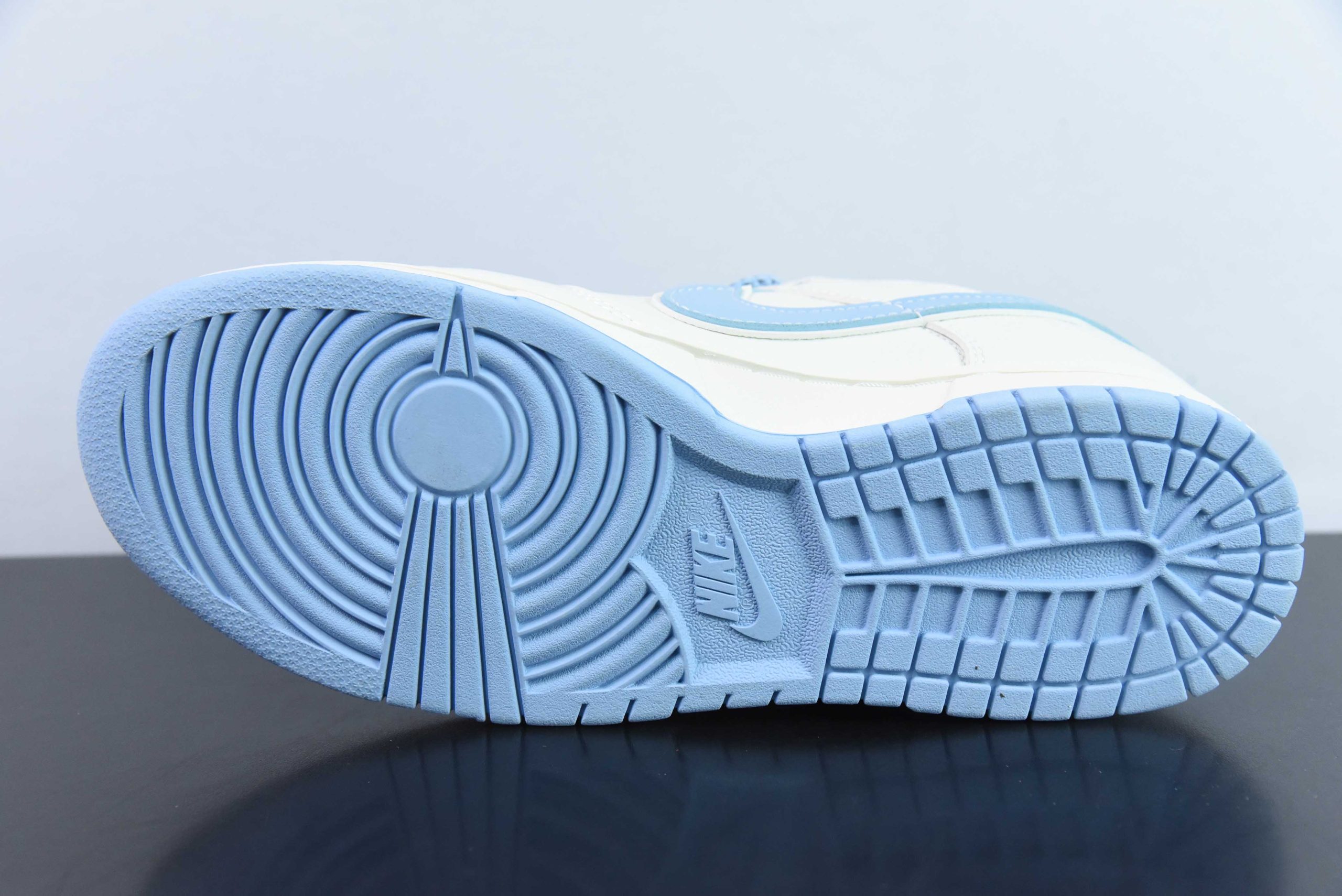 耐克Nike SB Dunk Low“石头岛Supreme联名蔚蓝满天星SB低帮休闲滑板鞋纯原版本 货号：BB9866-001