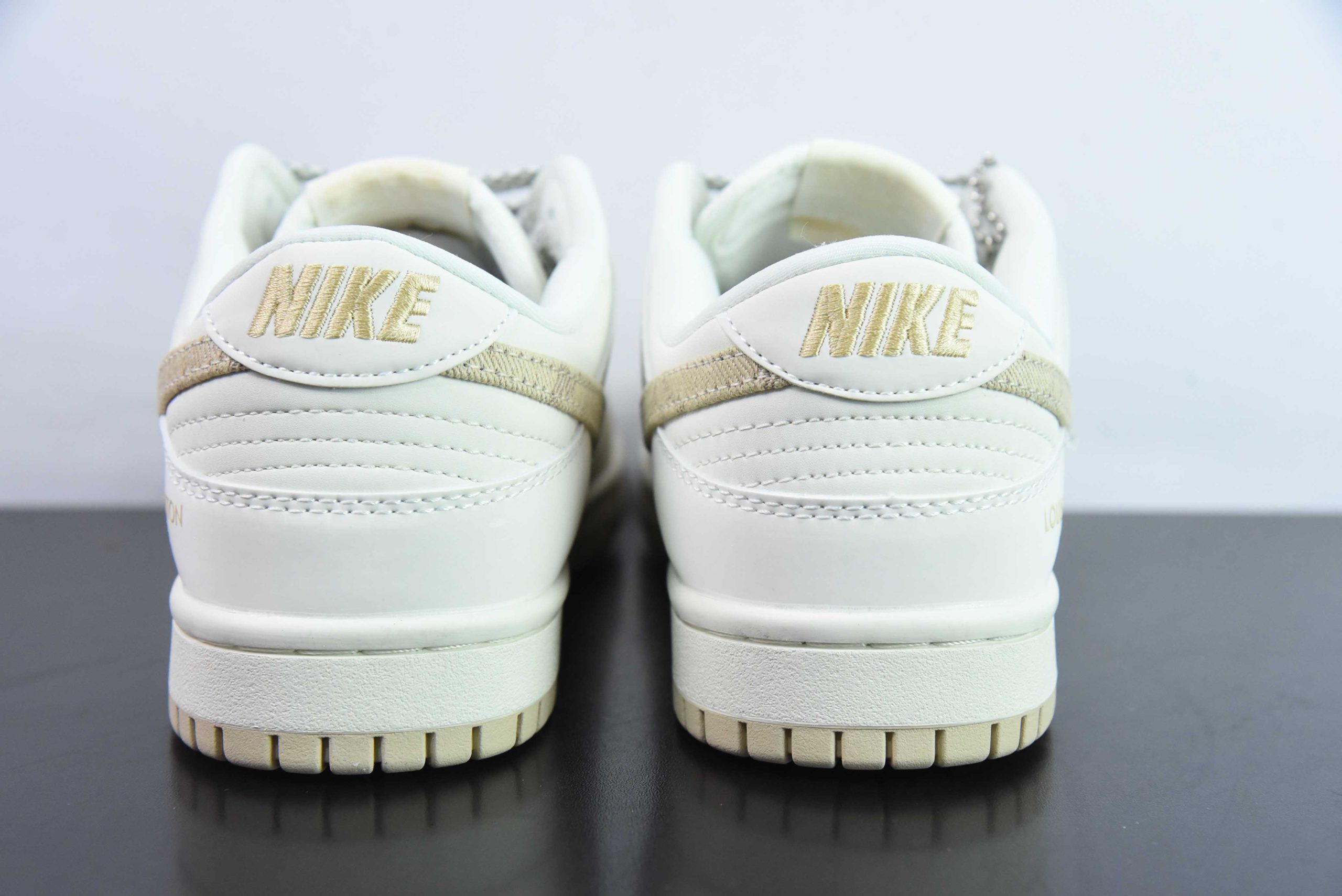 耐克Nike SB Dunk Low LV联名米白勾银边印花周年高端定制SB低帮休闲板鞋纯原版本 货号：XP3802-337