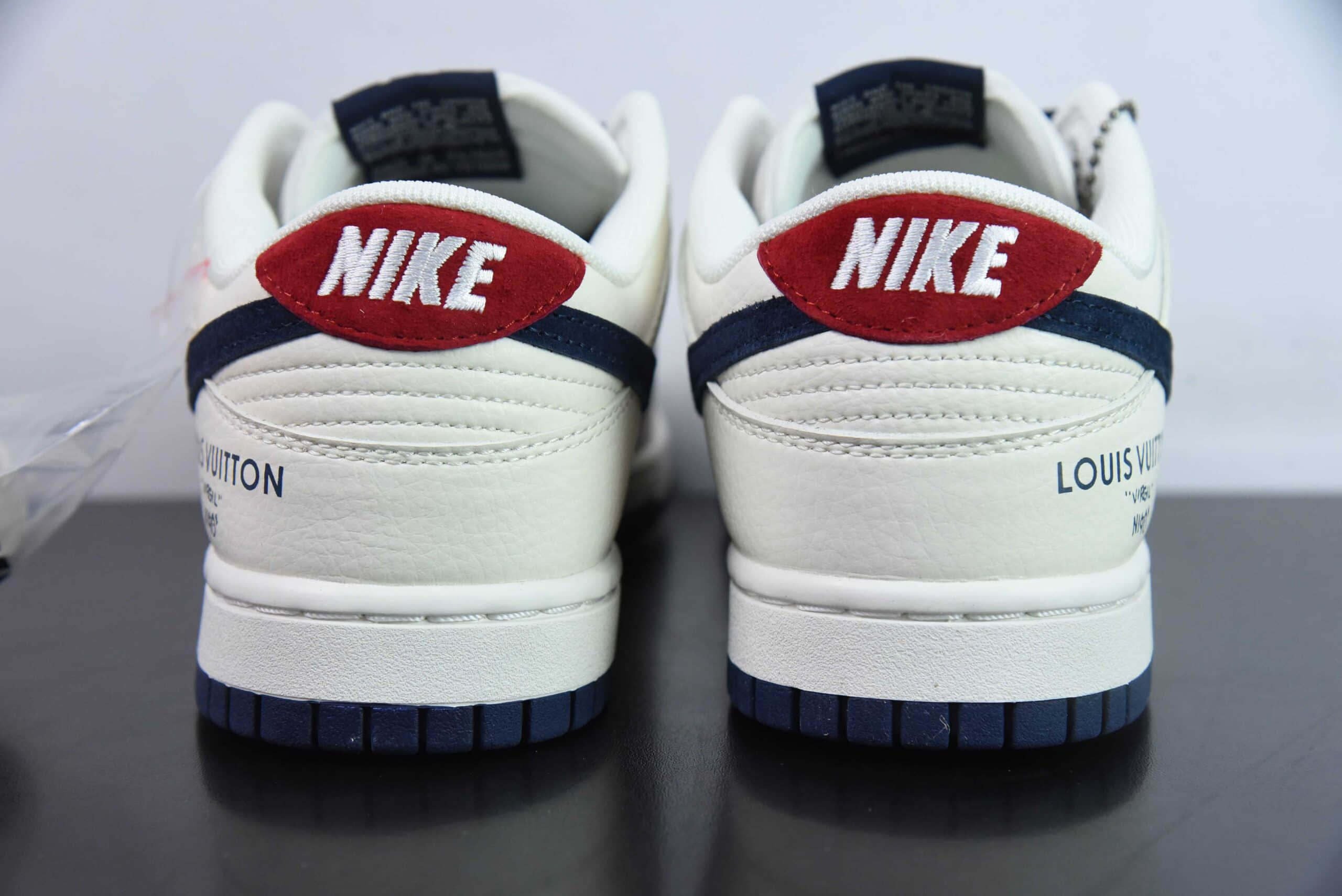 耐克Nike Dunk x Louis Vuitton LV联名白灰蓝SB低帮休闲滑板鞋纯原版本 货号：FC1688-134