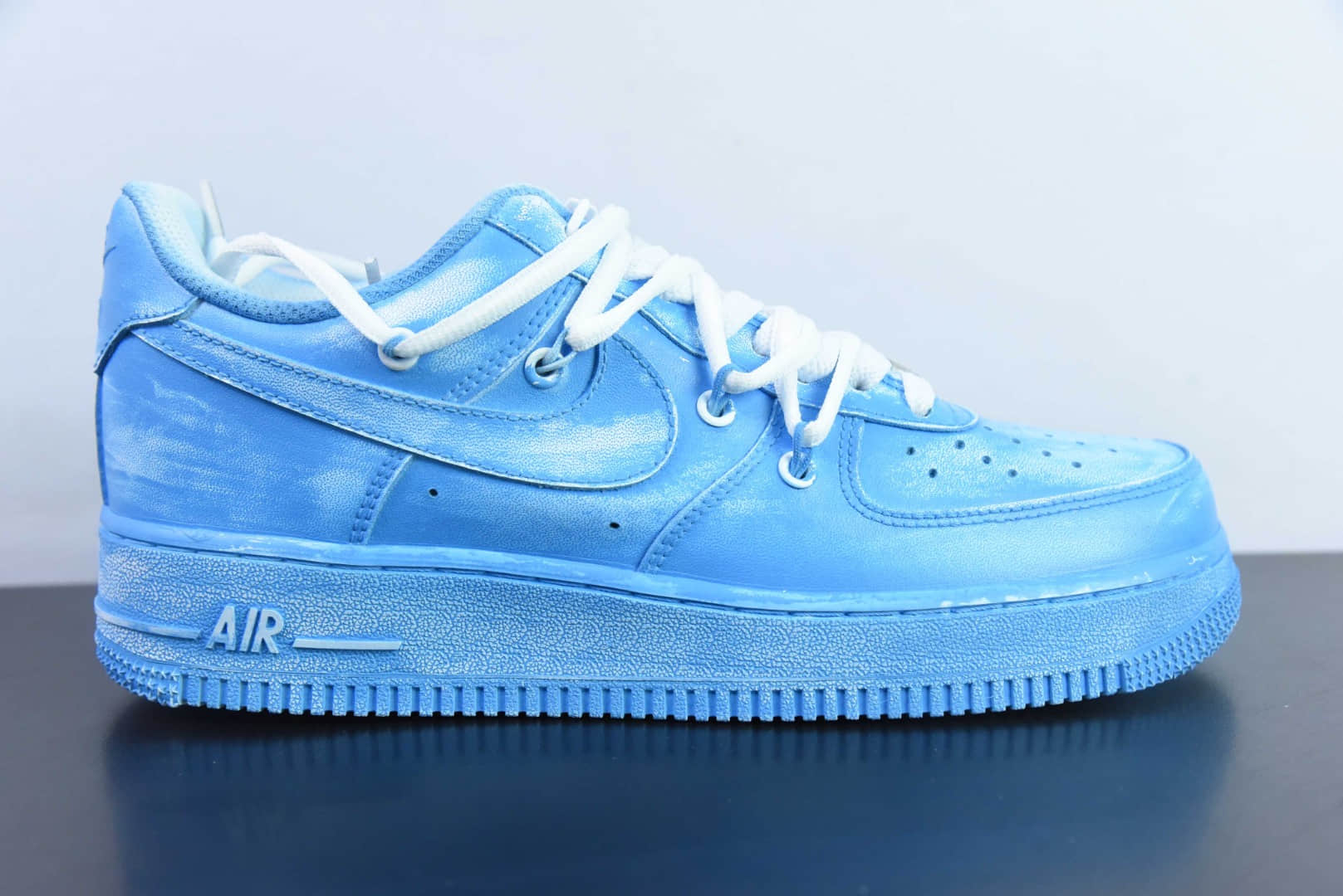 耐克Nike Air Force 1 Low 07 手绘喷绘蓝白空军一号低帮休闲板鞋纯原版本 货号：YY2024-929