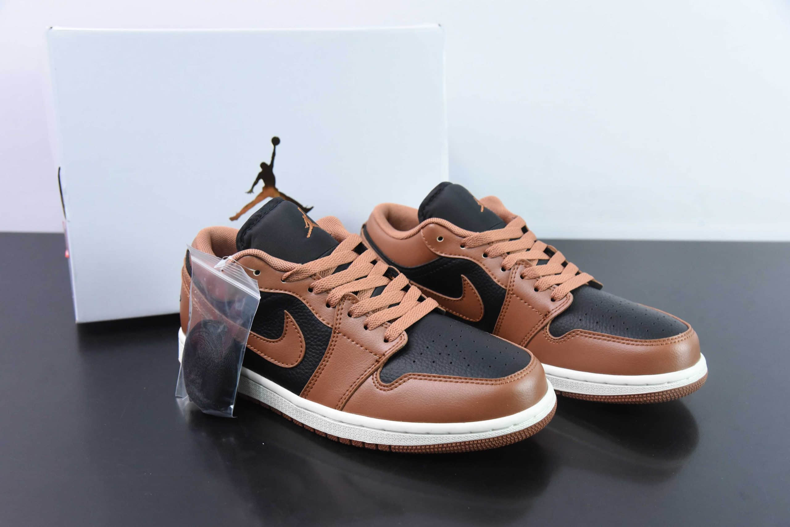 乔丹Air Jordan 1 Retro Low WMNS Archaeo Brown AJ1黑棕低帮复古文化篮球鞋纯原版本 货号：DC0774-021