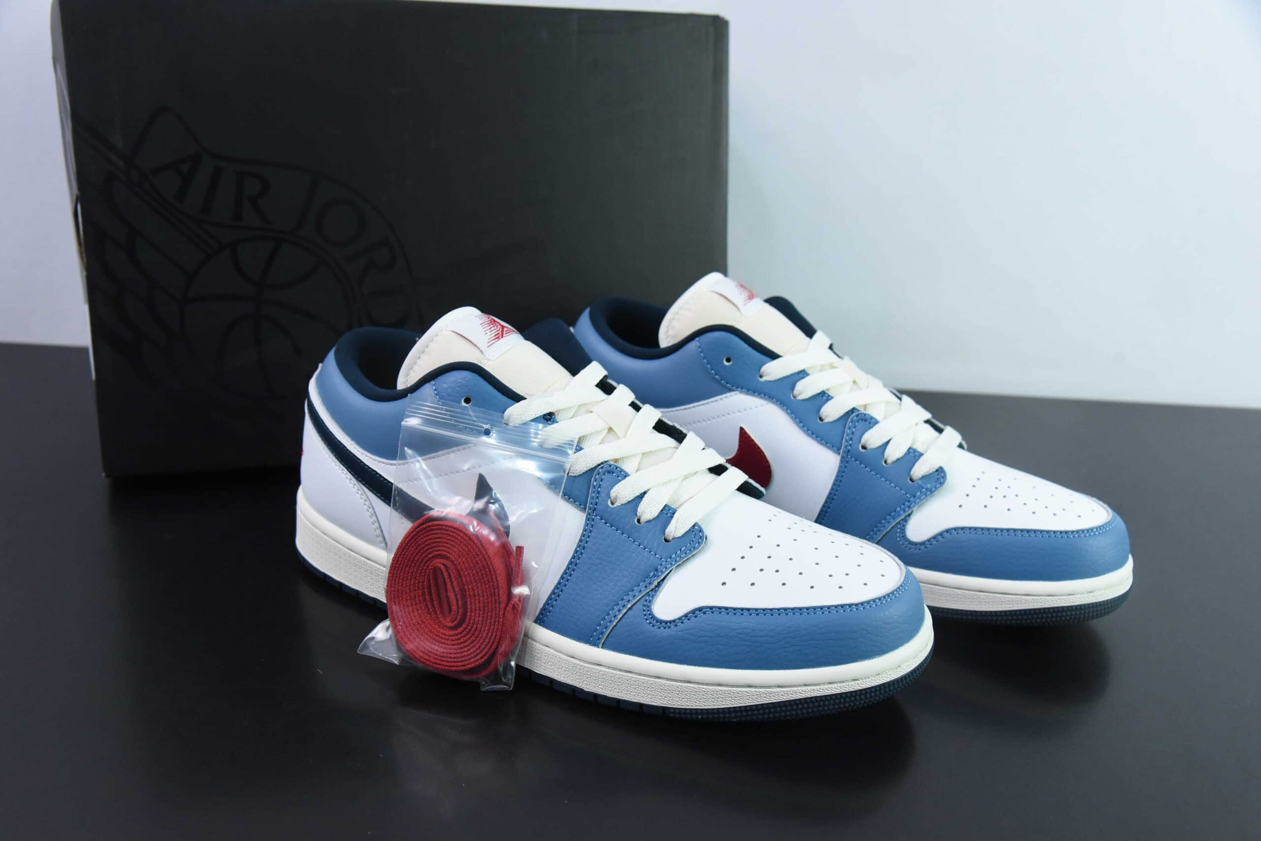 乔丹Air Jordan 1 Low AJ1 乔1 海军蓝红脚趾低帮文化休闲运动板鞋纯原版本 货号：HM3711-144