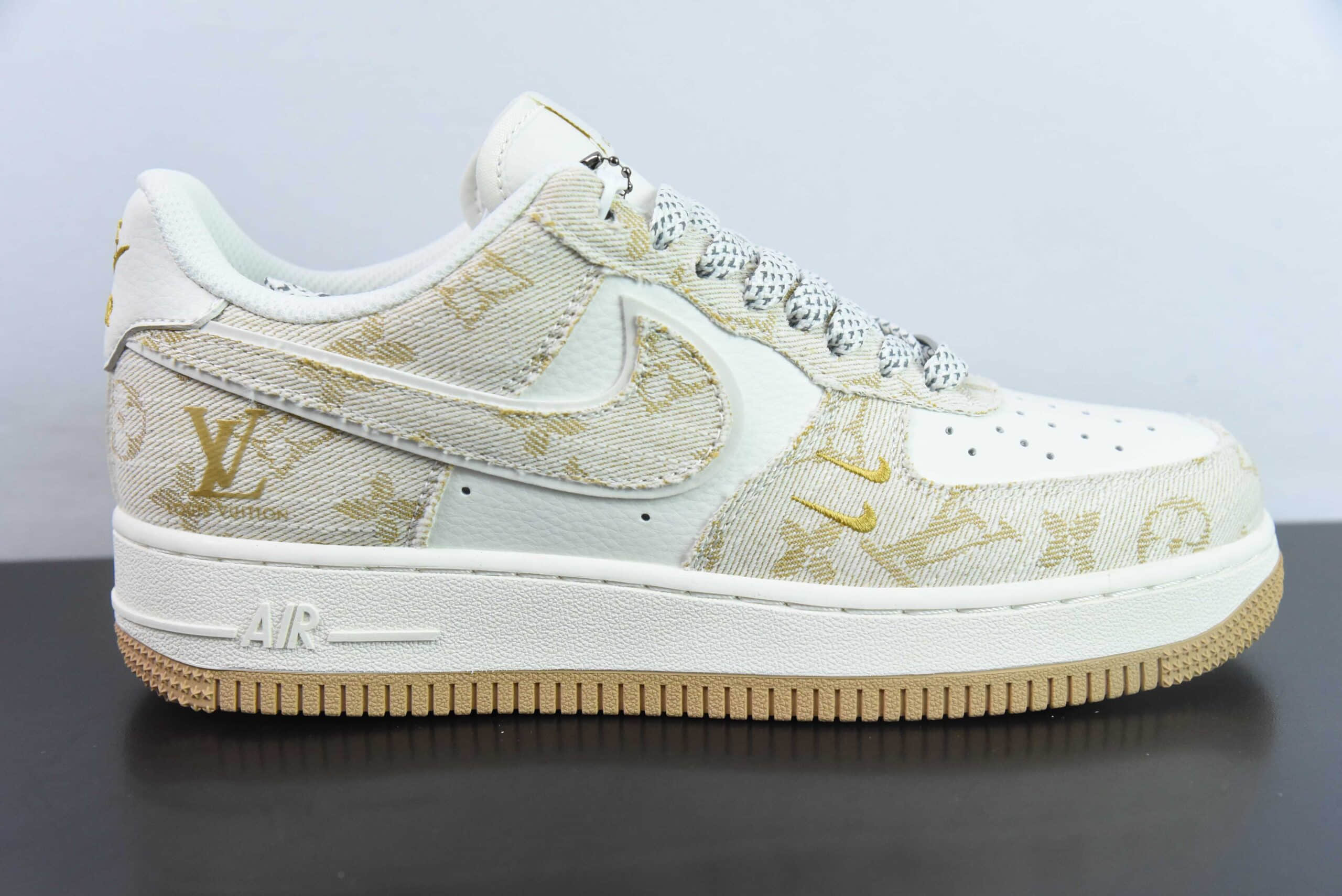 耐克Nike Air Force 1´07 Low LV联名卡其小双勾空军一号低帮百搭休闲运动板鞋纯原版本 货号：SJ2088-001 