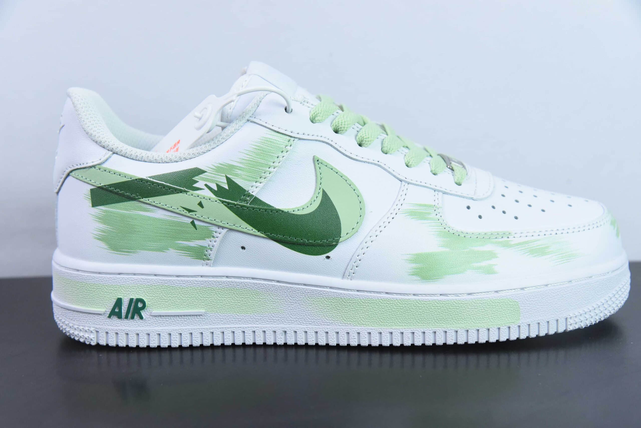 耐克Nike Air Force 1 Low 07 手绘断裂三钩阴影白绿空军一号低帮休闲板鞋纯原版本 货号：CW2288-111 