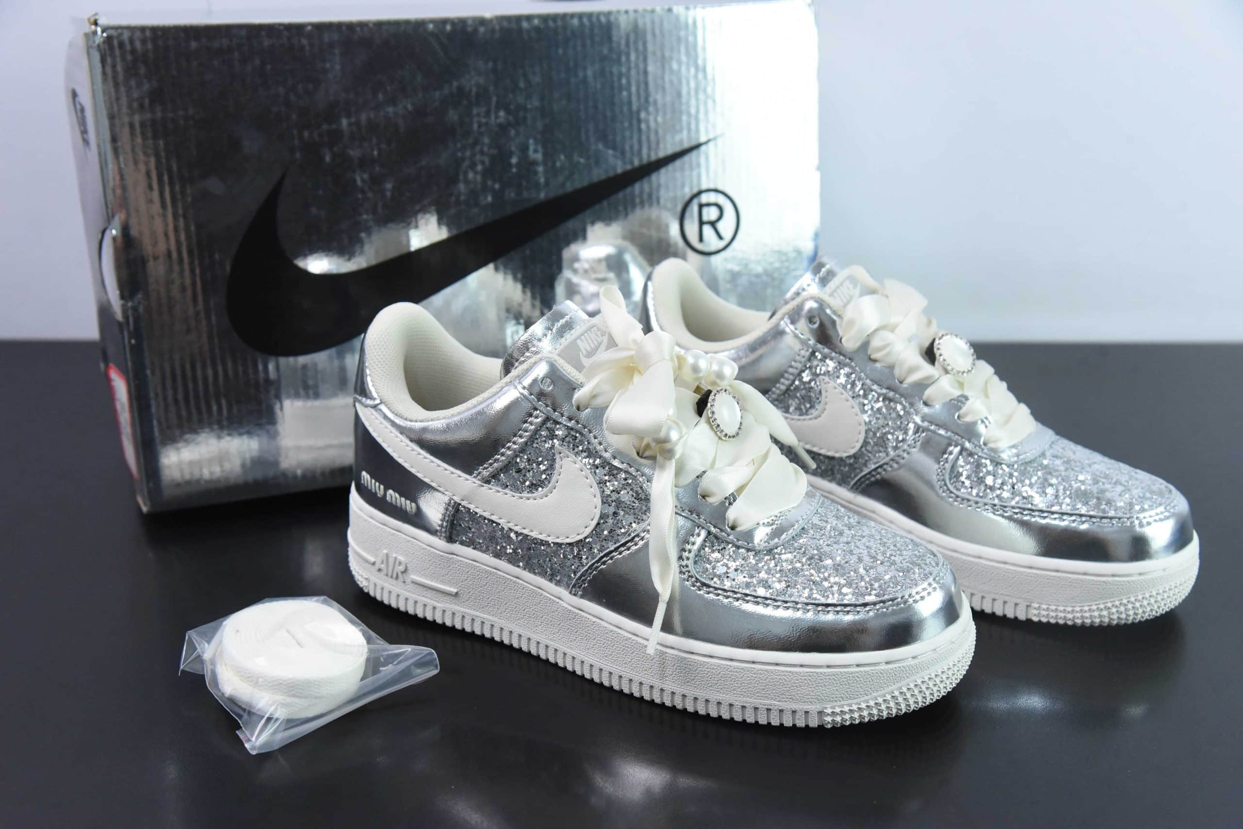 耐克Nike Air Force 1 '07 Low 时光印迹米银空军一号低帮休闲板鞋纯原版本 货号：AF2406-010 