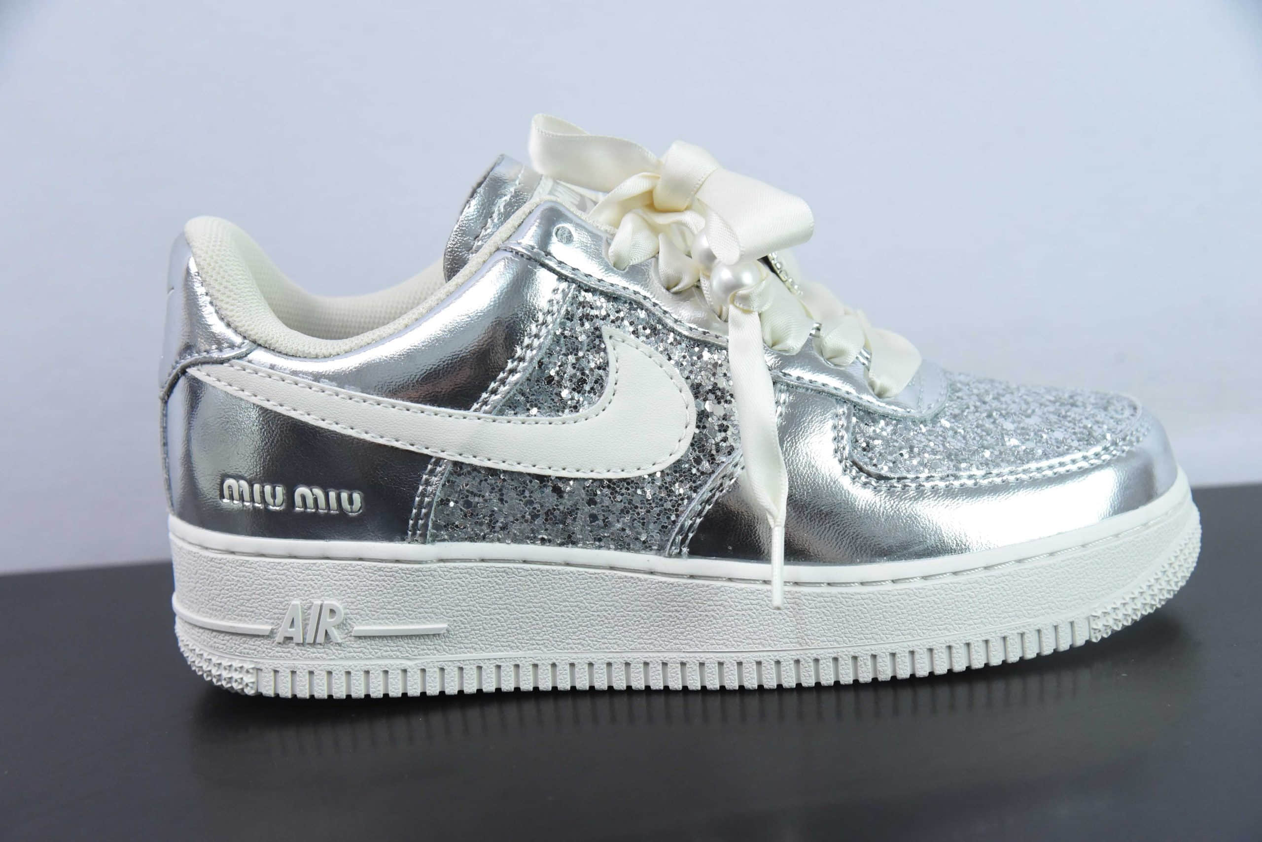 耐克Nike Air Force 1 '07 Low 时光印迹米银空军一号低帮休闲板鞋纯原版本 货号：AF2406-010 