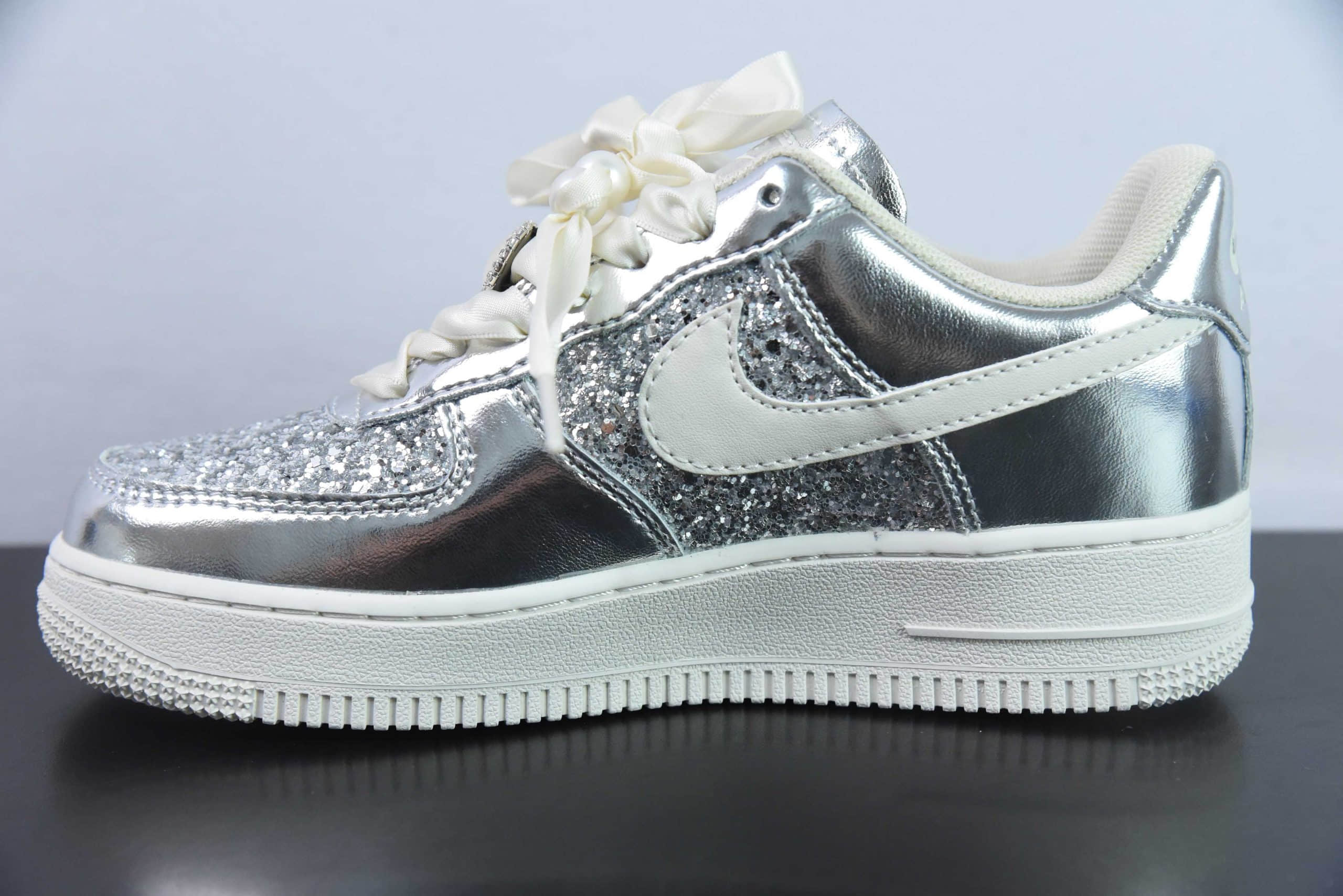 耐克Nike Air Force 1 '07 Low 时光印迹米银空军一号低帮休闲板鞋纯原版本 货号：AF2406-010 