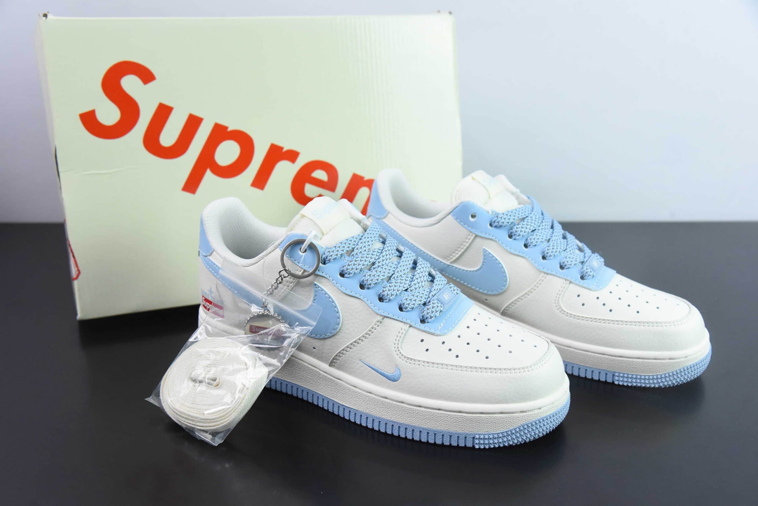 耐克Nike Air Force 1'07 Low Supreme石头岛联名天青色空军一号低帮休闲板鞋纯原版本 货号：BB9599-205