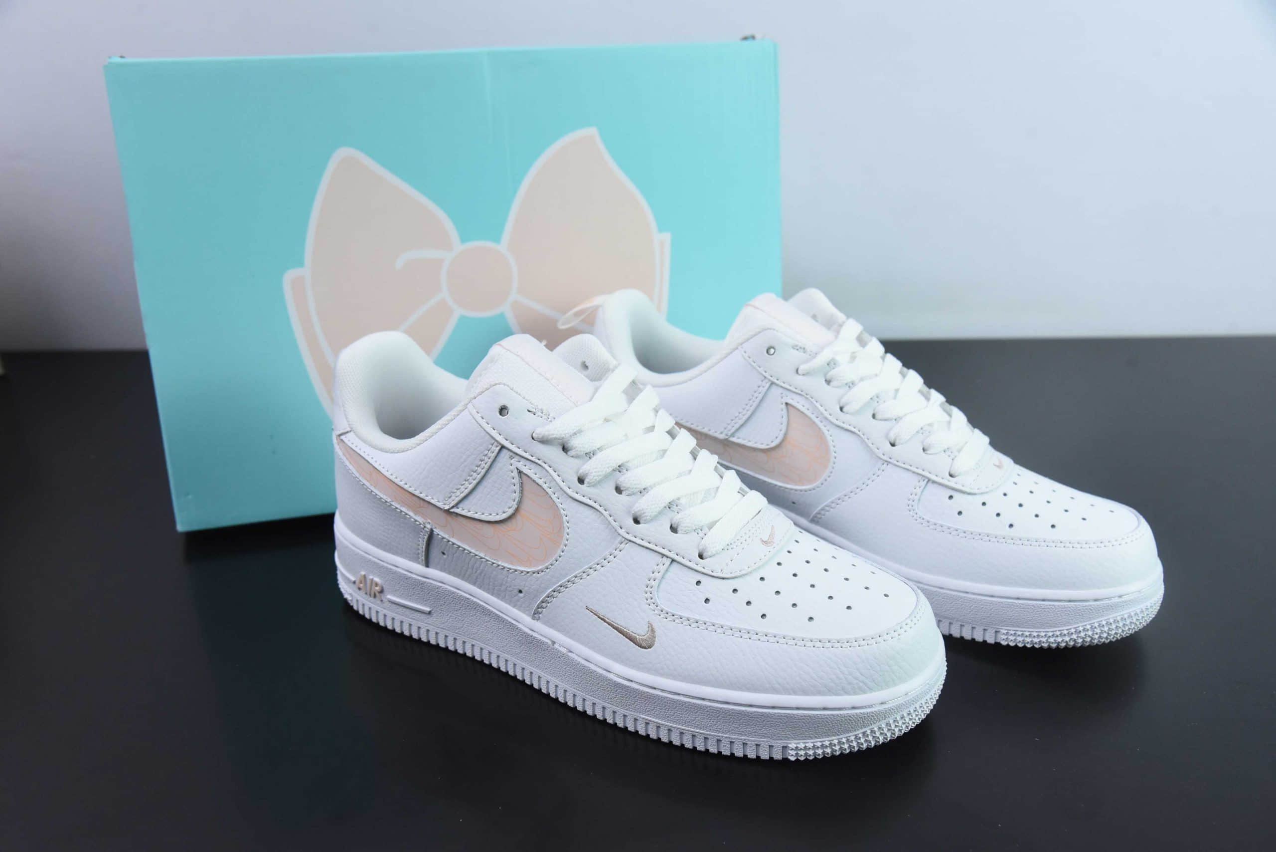 耐克Nike Air Force 1´07 Low 白樱花粉小双钩空军一号低帮百搭休闲运动板鞋纯原版本 货号：FB8971-700 