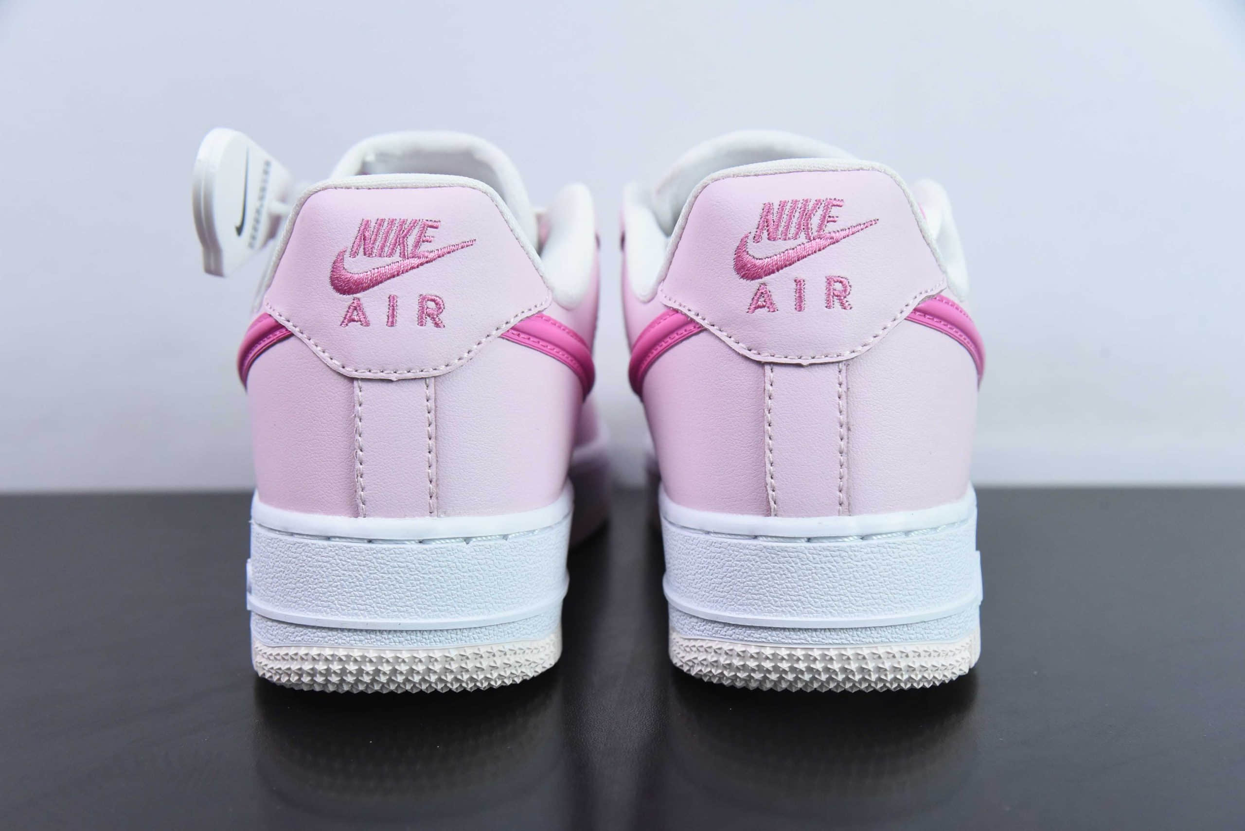 耐克Nike Air Force 1 Low 07 猫爪白粉空军一号低帮休闲板鞋纯原版本 货号：HM3696-661