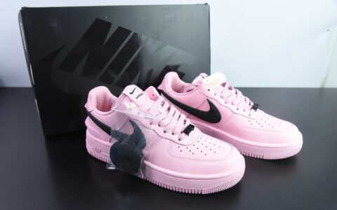 耐克Nike Air Force 1 Low 07 x AMBUSH联名粉黑大钩空军一号低帮百搭休闲运动板鞋纯原版本 货号：DV3464-800