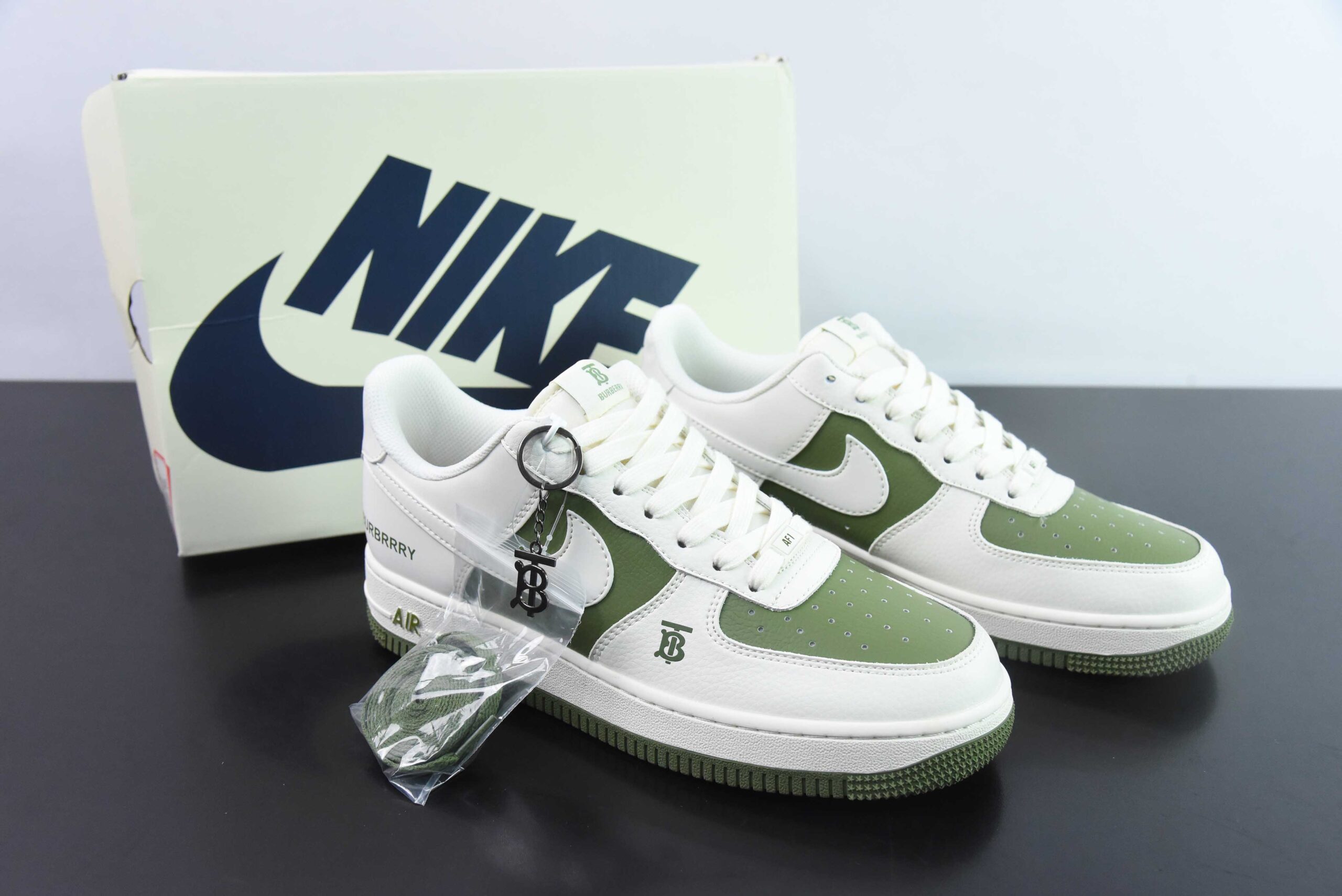 耐克Nike Air Force 1 AF1 白绿BURBRRRY印花空军一号低帮休闲板鞋纯原版本 货号：BB8588-221